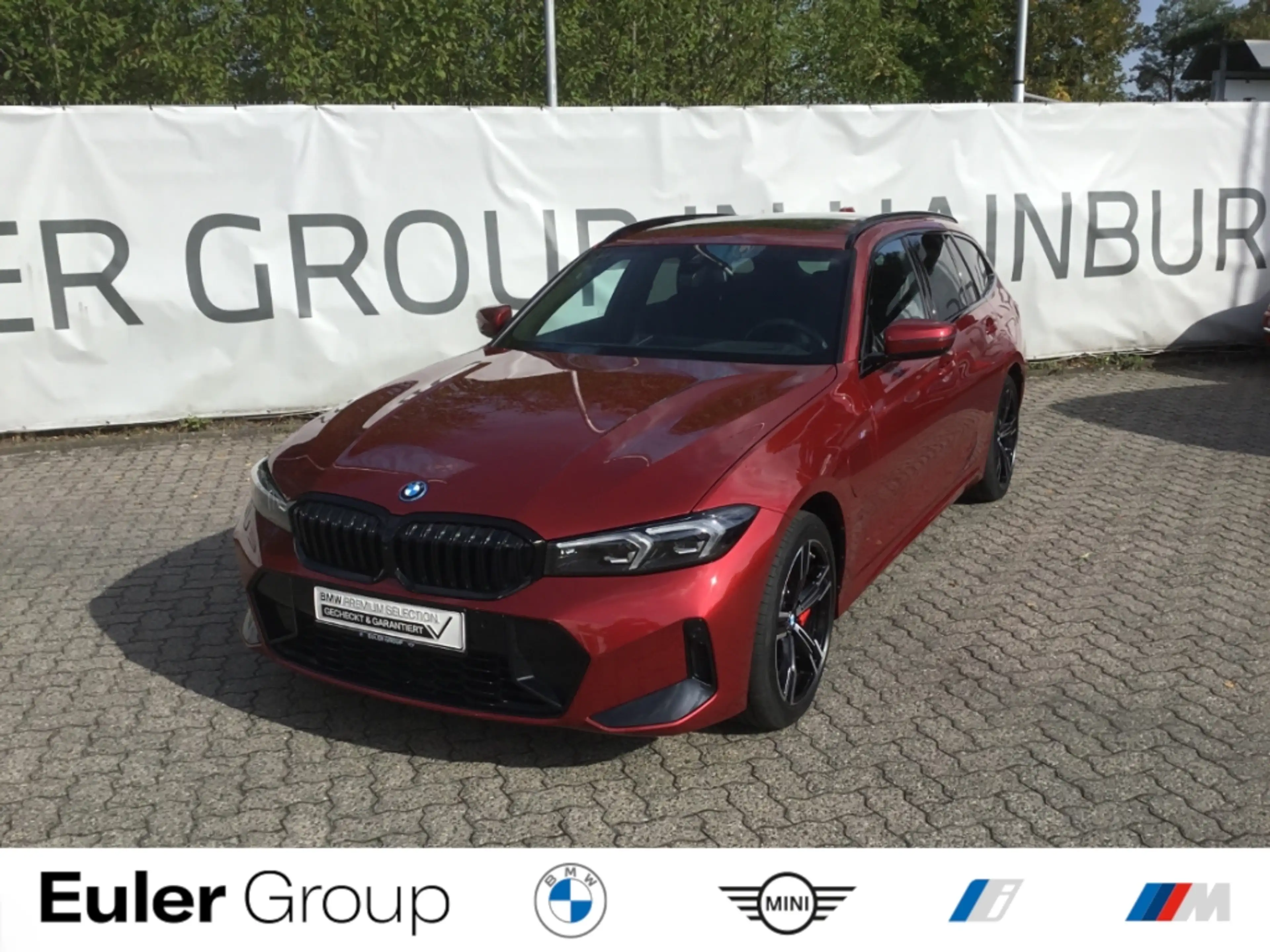 BMW 330 e xDrive Touring Sportpaket HUD AD AHK-klappbar Pa