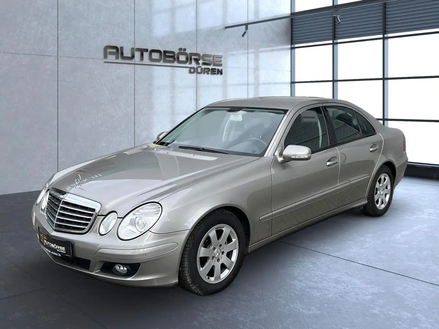 Mercedes-Benz E 200 CDI HU neu/Service neu/PDC/SHZ Argent - 1