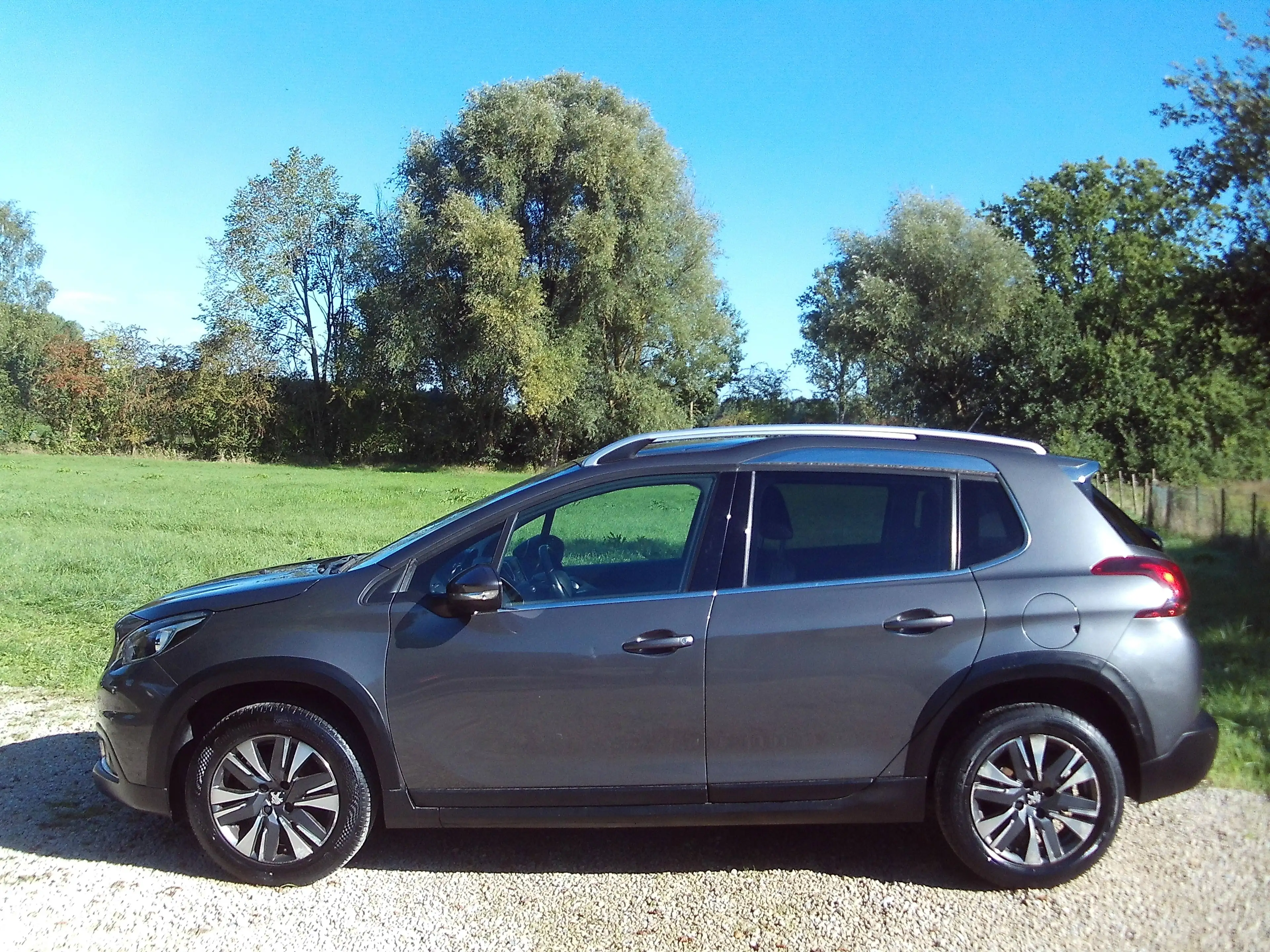 Peugeot 2008 Benzine 60dkm ALLURE S Semi LEDER Camera Pano-Dak full