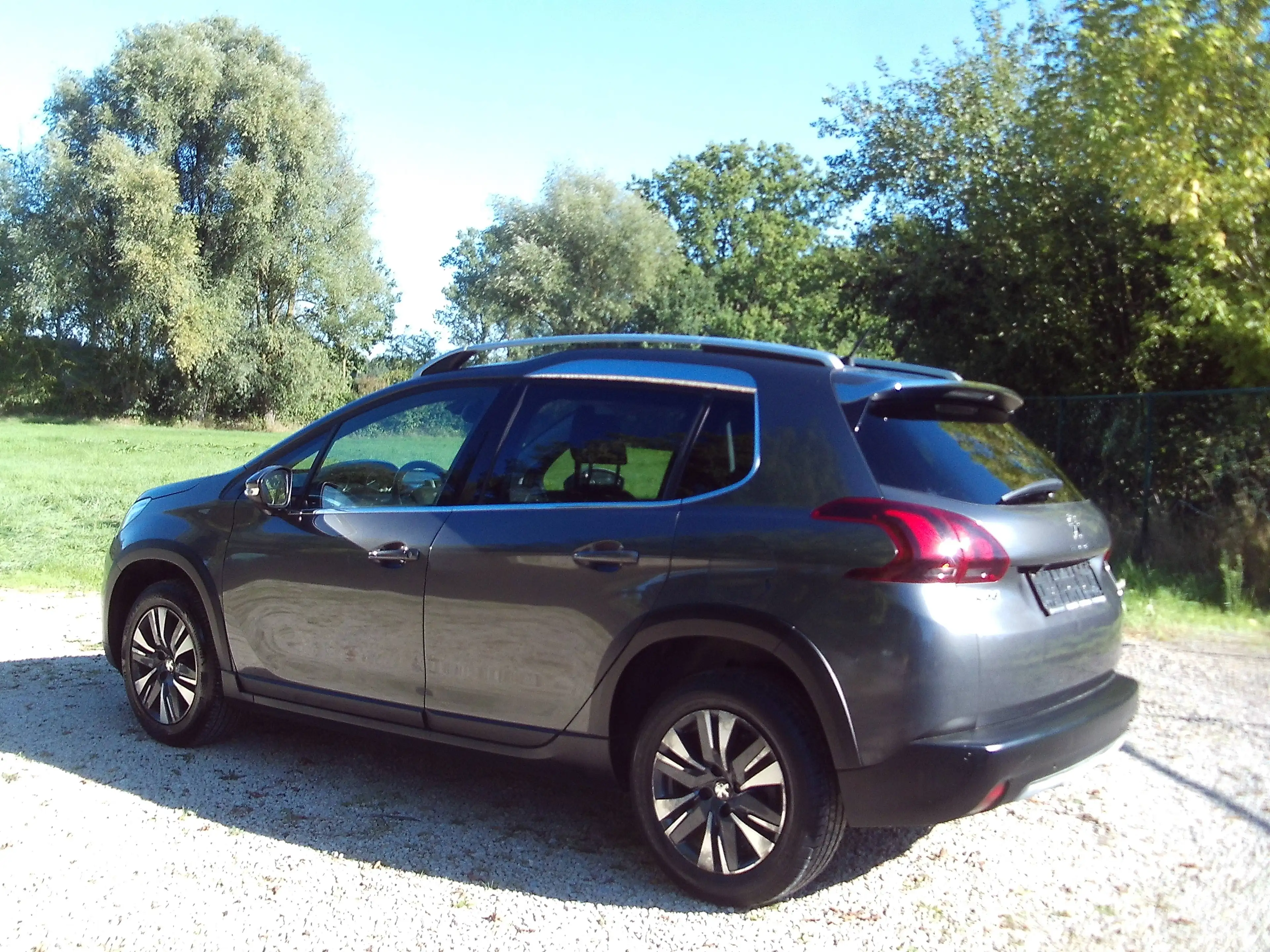 Peugeot 2008 Benzine 60dkm ALLURE S Semi LEDER Camera Pano-Dak full — photo 15