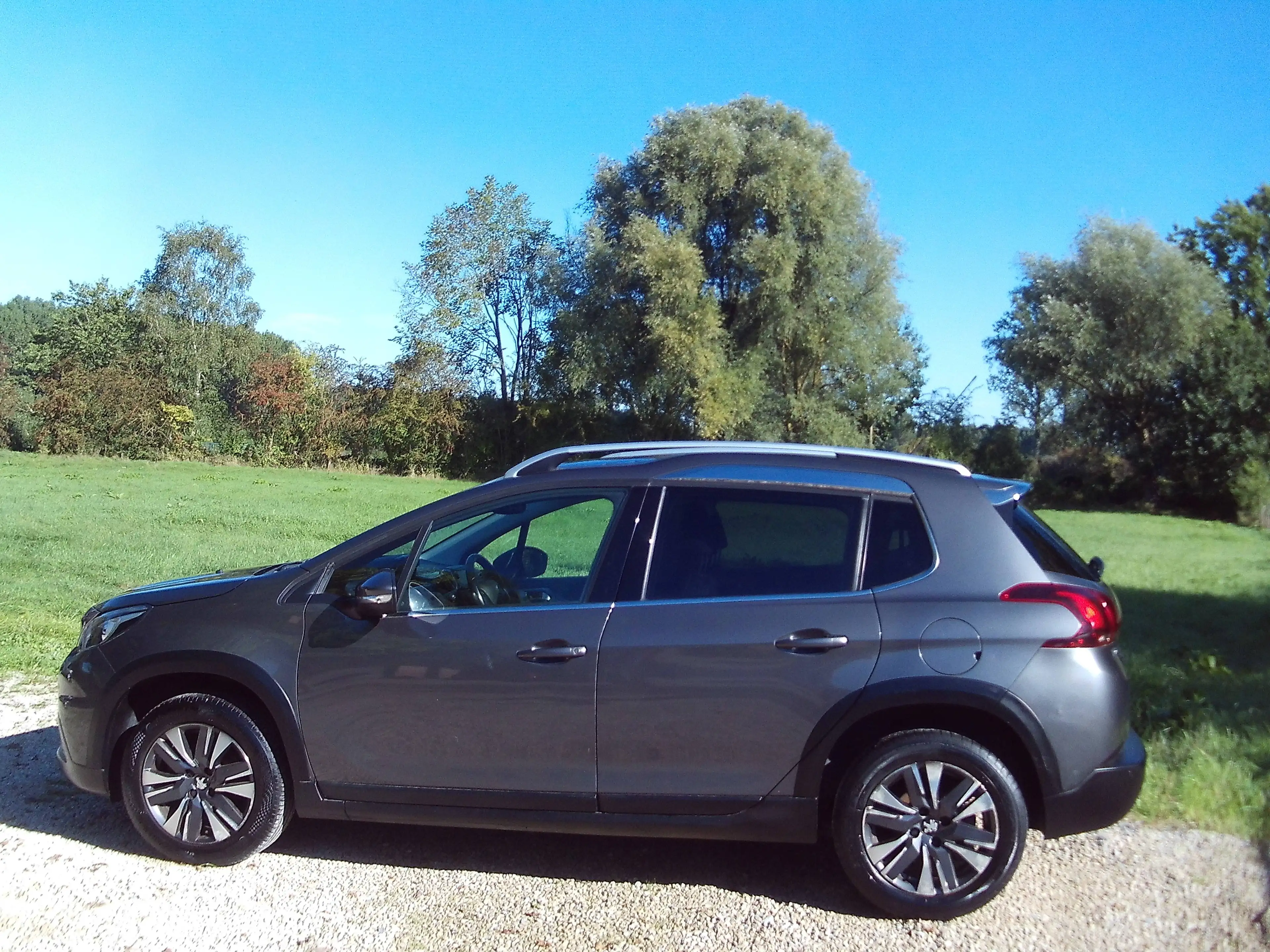 Peugeot 2008 Benzine 60dkm ALLURE S Semi LEDER Camera Pano-Dak full — photo 2