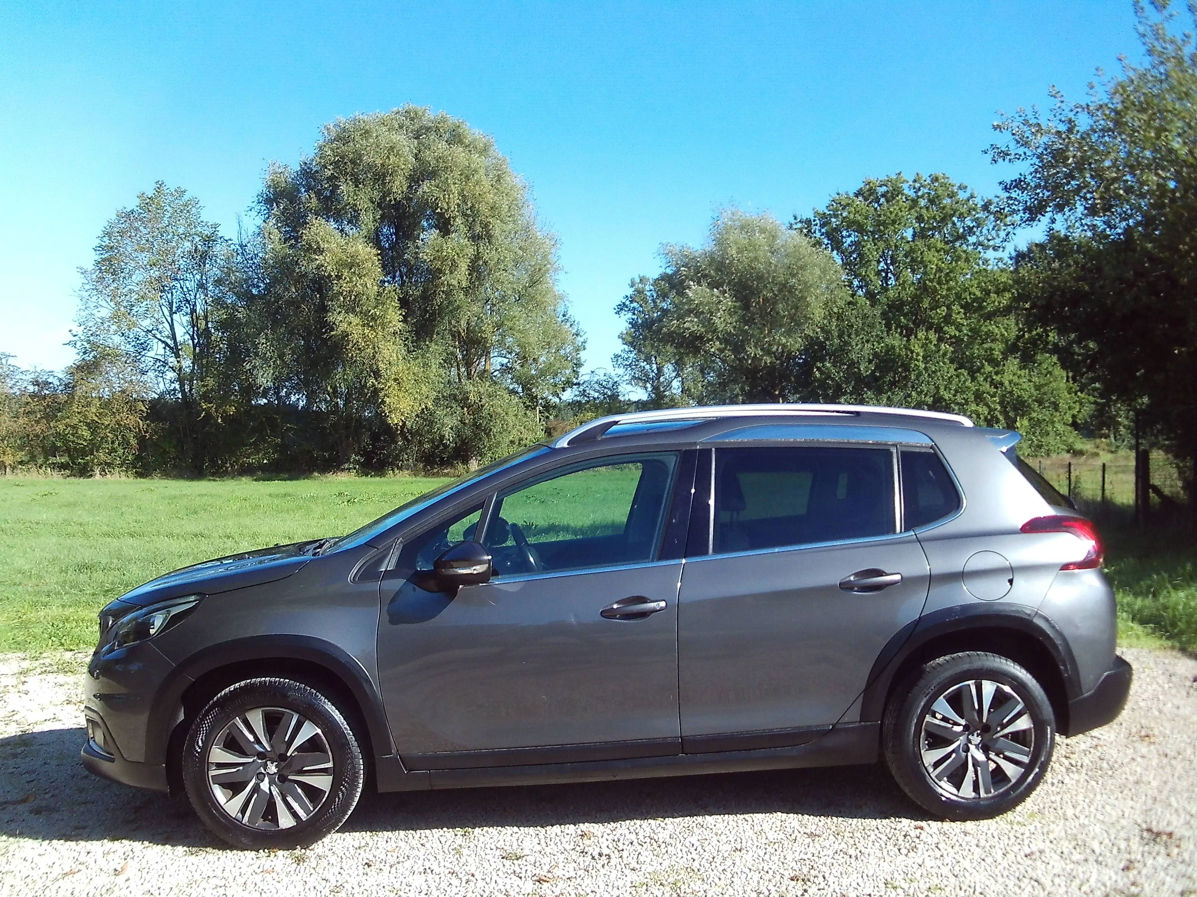 Peugeot 2008 Benzine 60dkm ALLURE S Semi LEDER Camera Pano-Dak full — photo 11