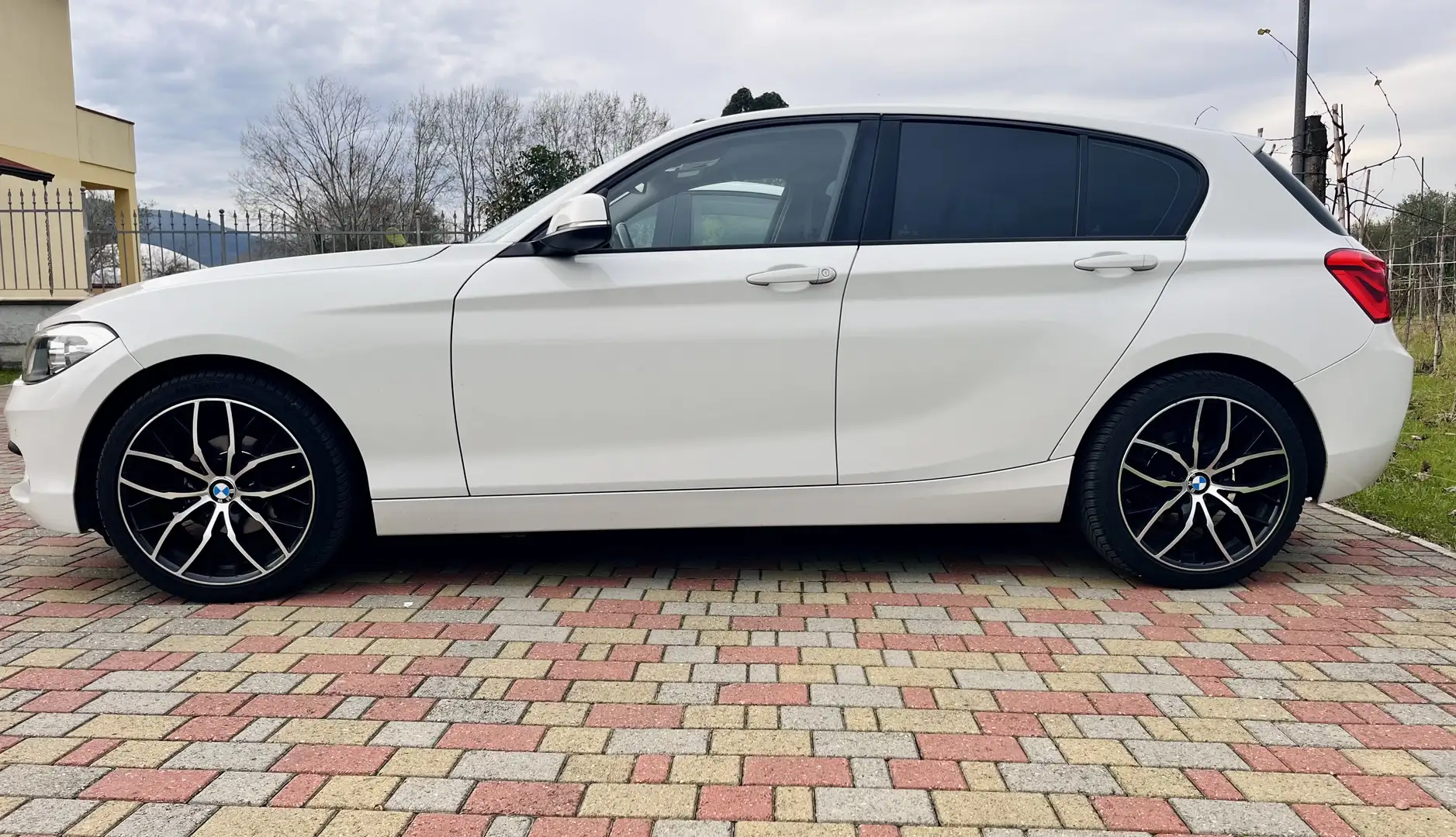 BMW 118 F20 D Business Advantage Full Optional - 2