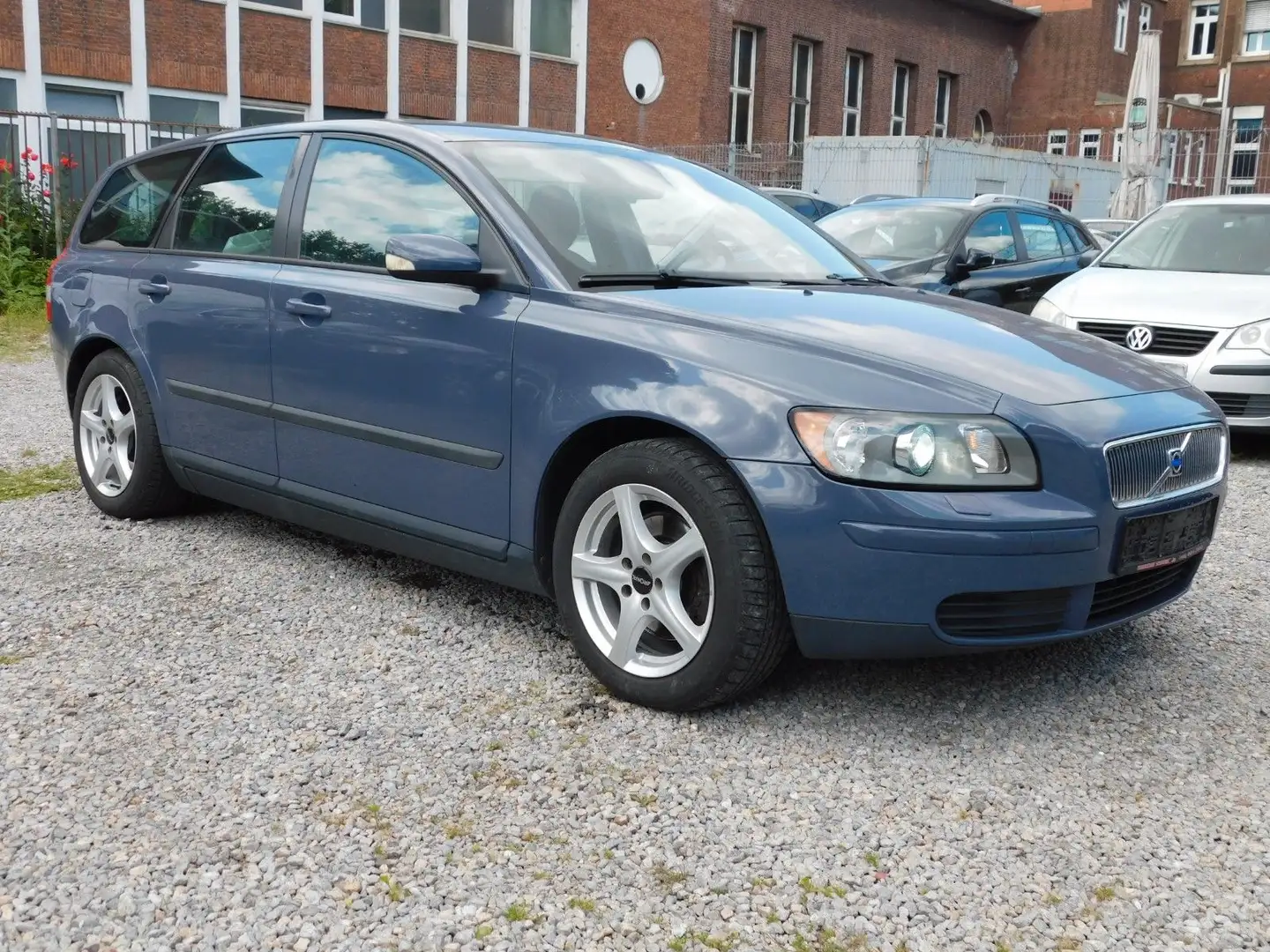 Volvo V50 Kombi 2.4/Automatik/Xenon/ALU/TUV.07.2027 Grau - 2