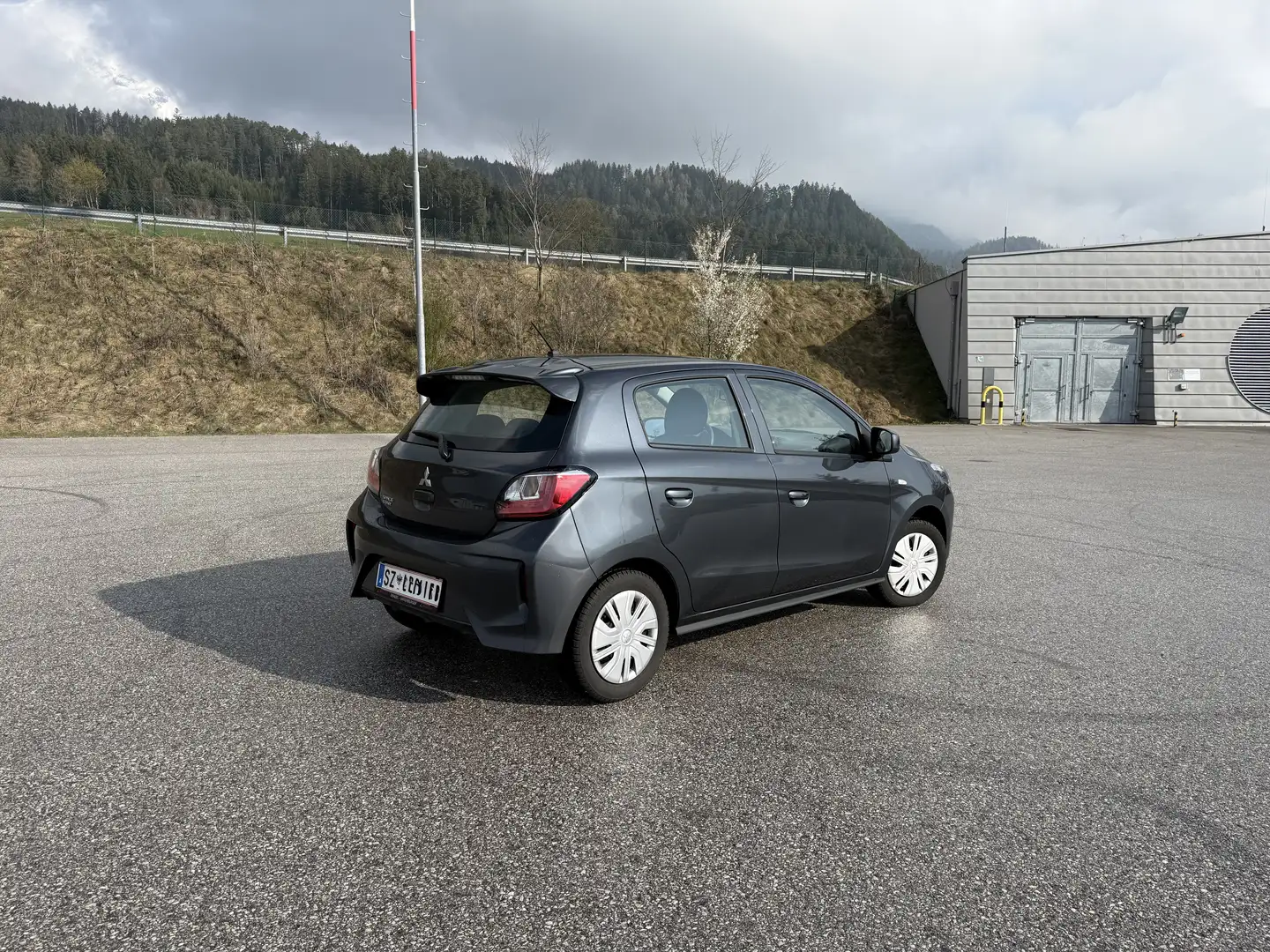 Mitsubishi Space Star Space Star 1,2 MIVEC AS Grau - 2
