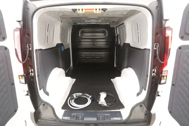 Kia Unknown Model view 3