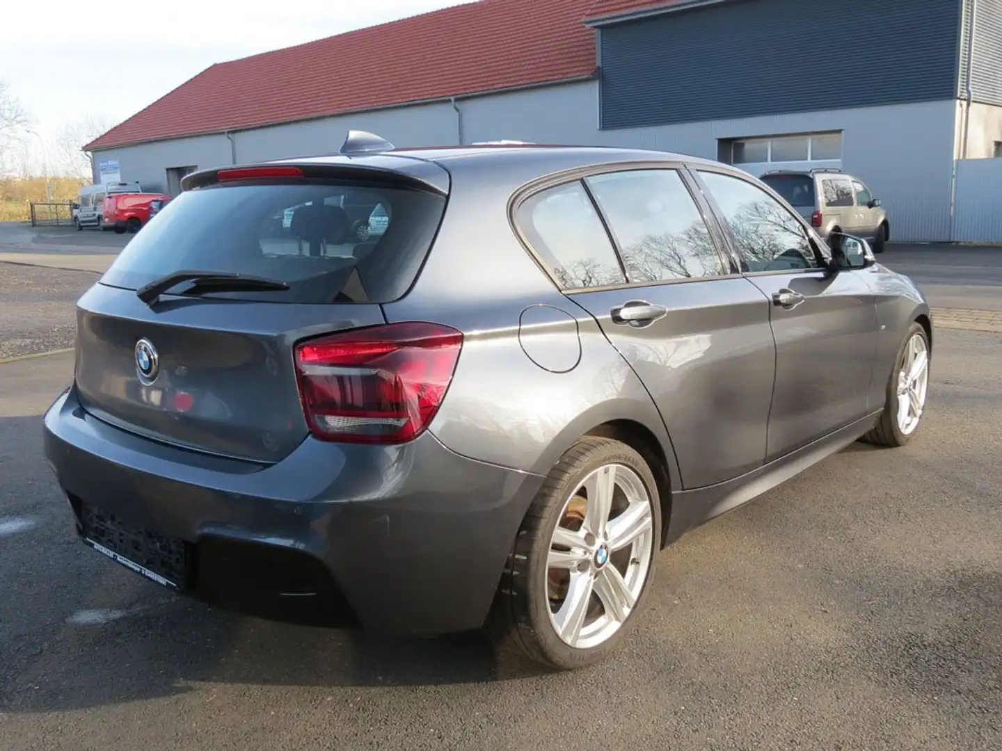 BMW 116 i F20 M-Paket Xenon Alcantara Navi siva - 2