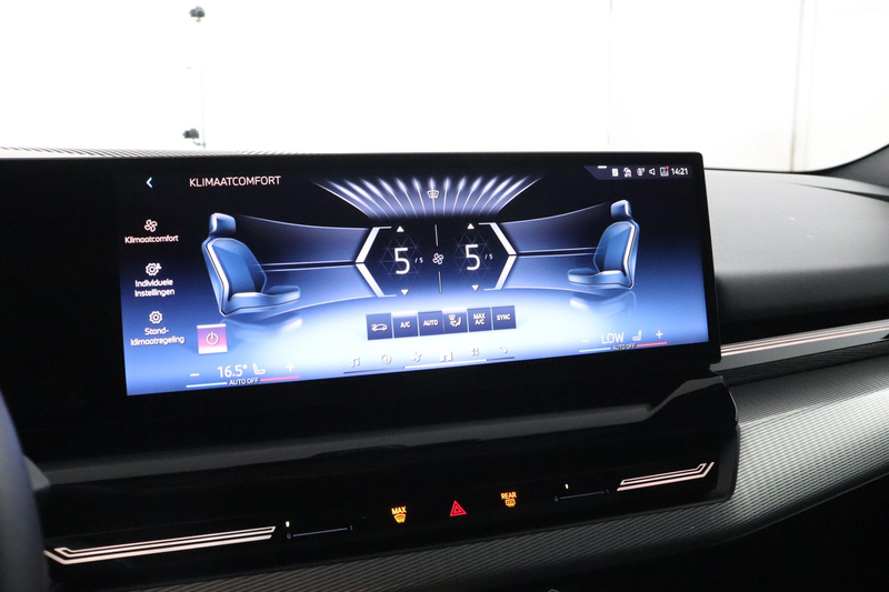 BMW 530 5-serie Touring 530e M sport Pro | Glazen Panorama — photo 10