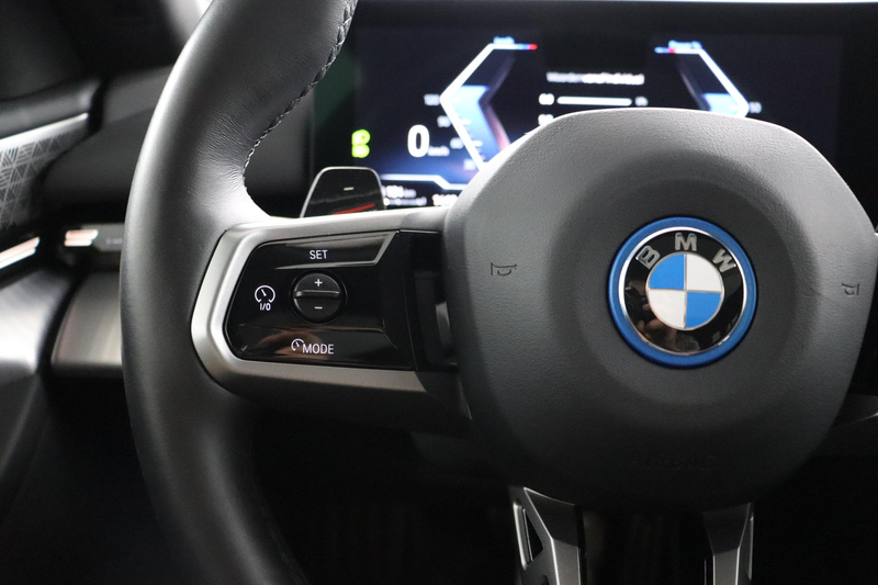 BMW 530 5-serie Touring 530e M sport Pro | Glazen Panorama — photo 15