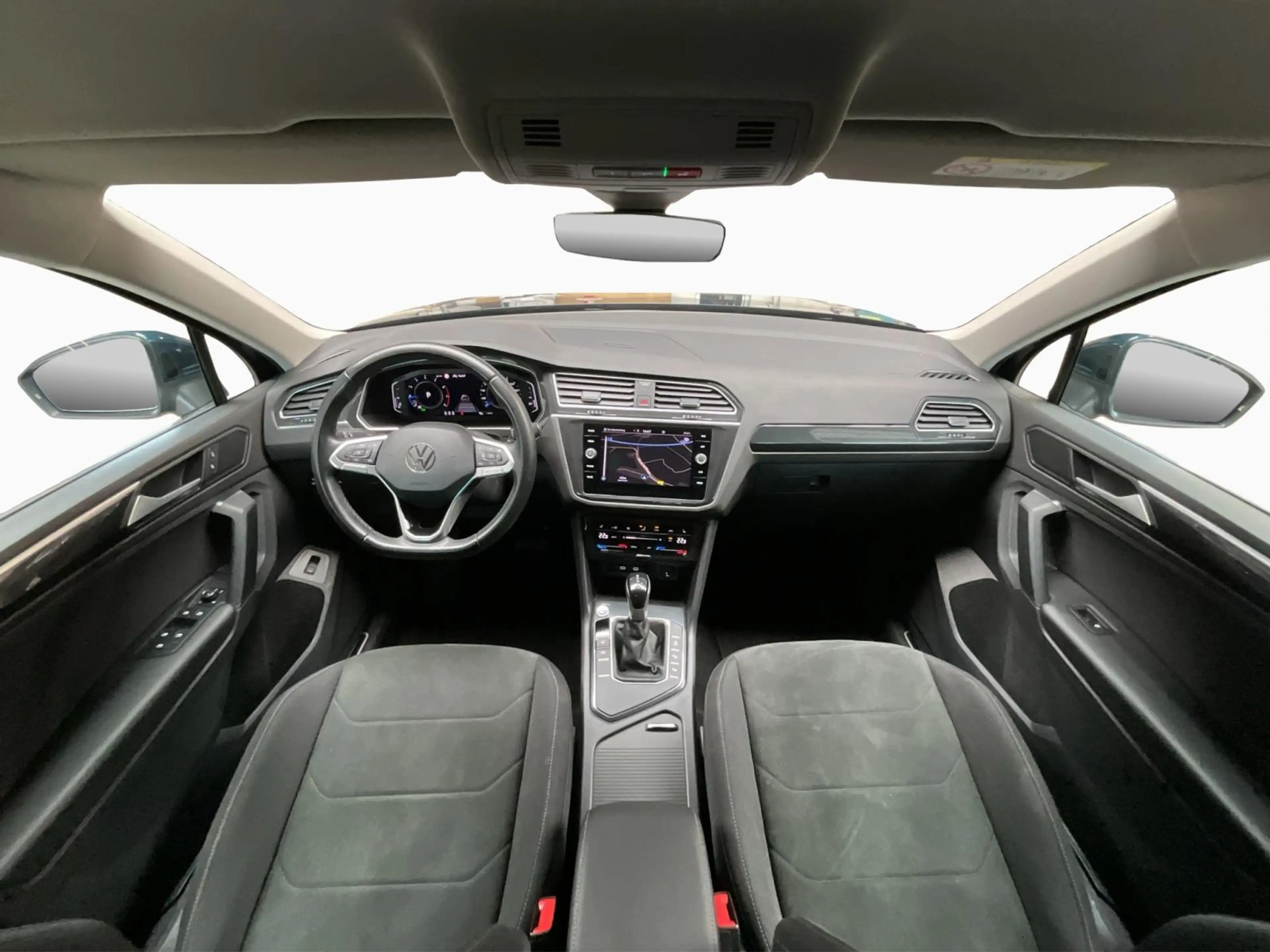 Volkswagen Tiguan Elegance+DSG+P.Aide+Led+Navi — photo 2