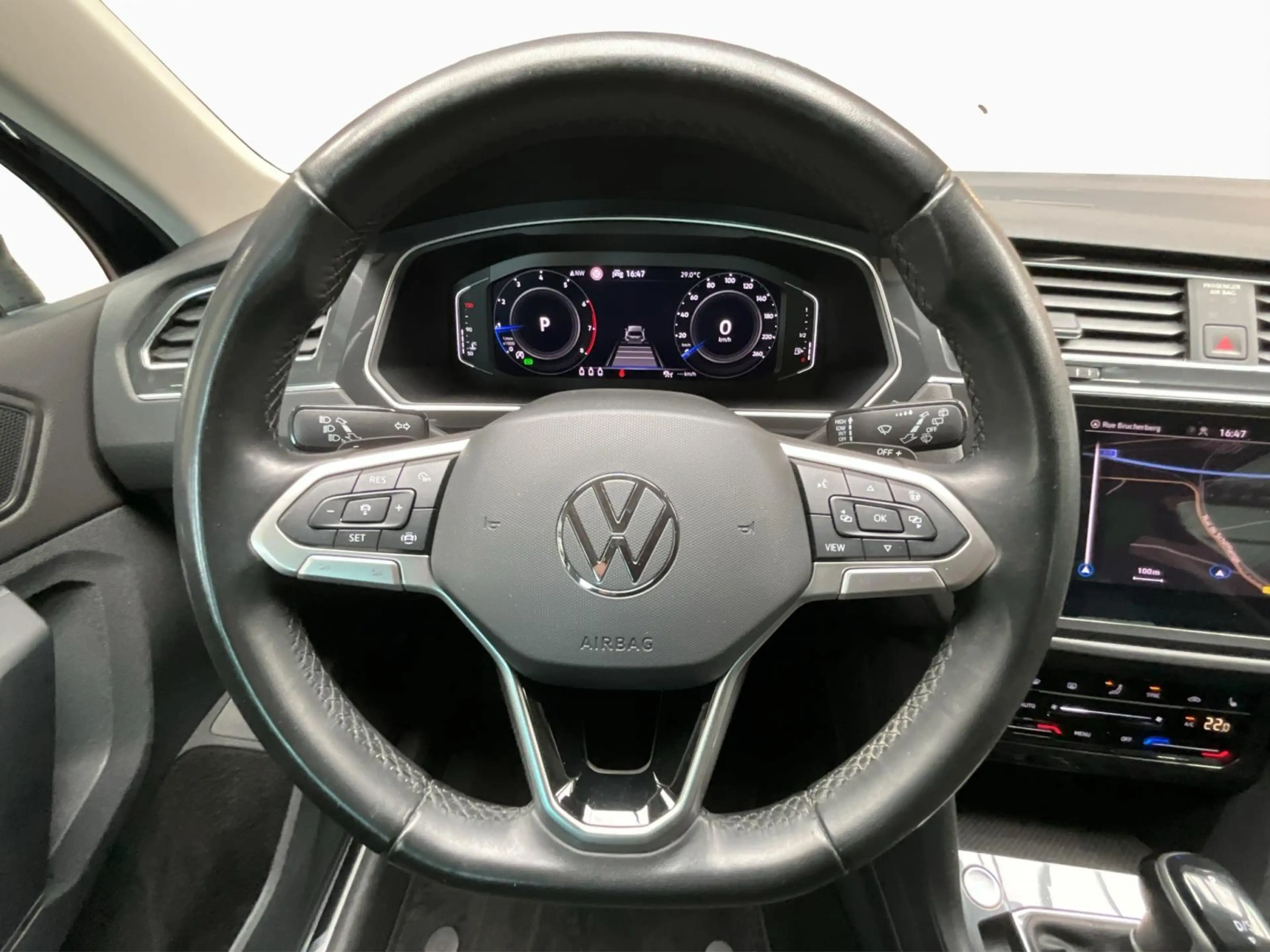 Volkswagen Tiguan Elegance+DSG+P.Aide+Led+Navi — photo 10
