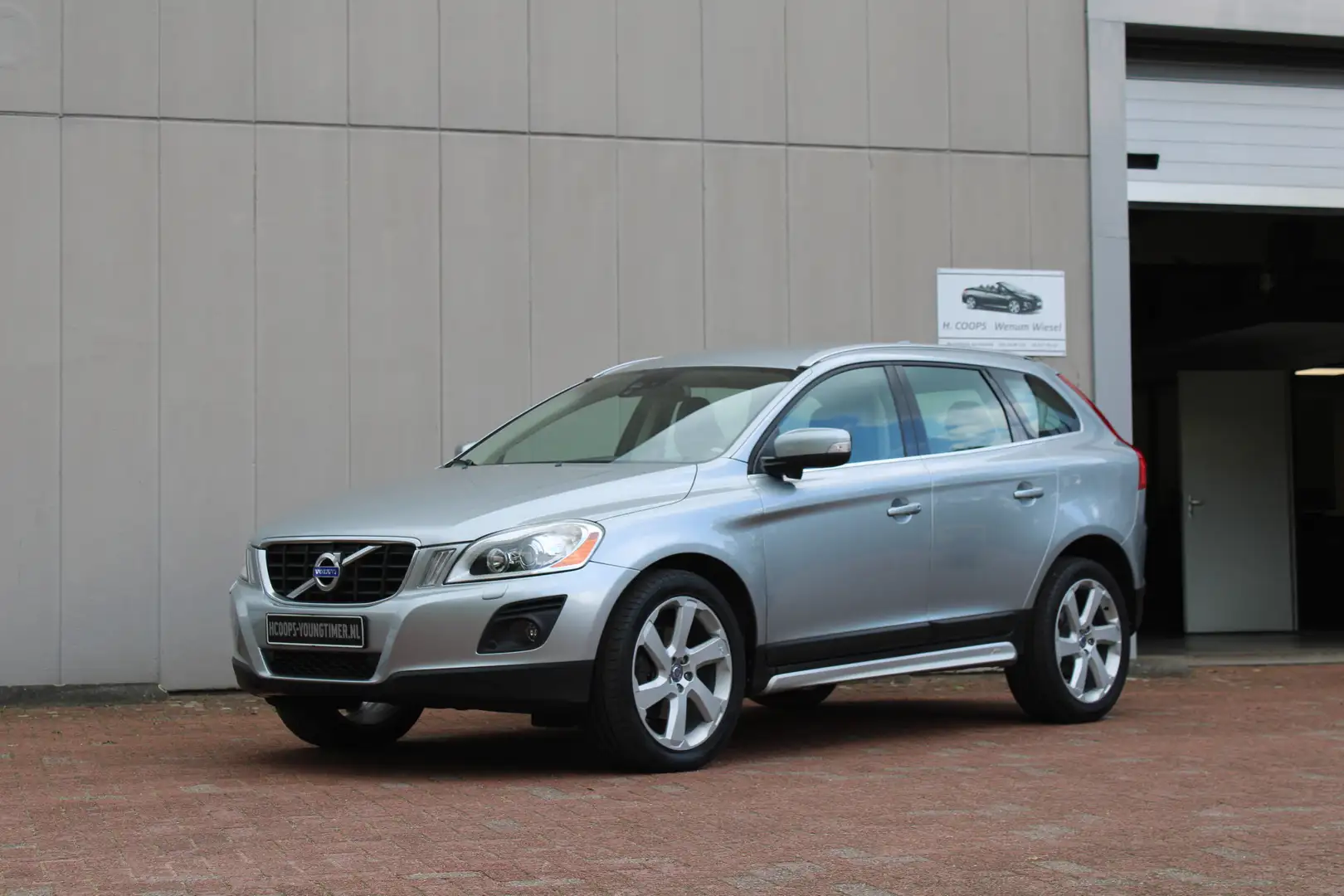 Volvo XC60 3.0 T6 AWD Summum AUTOMAAT YOUNGTIMER incl. 21% BT Grigio - 2