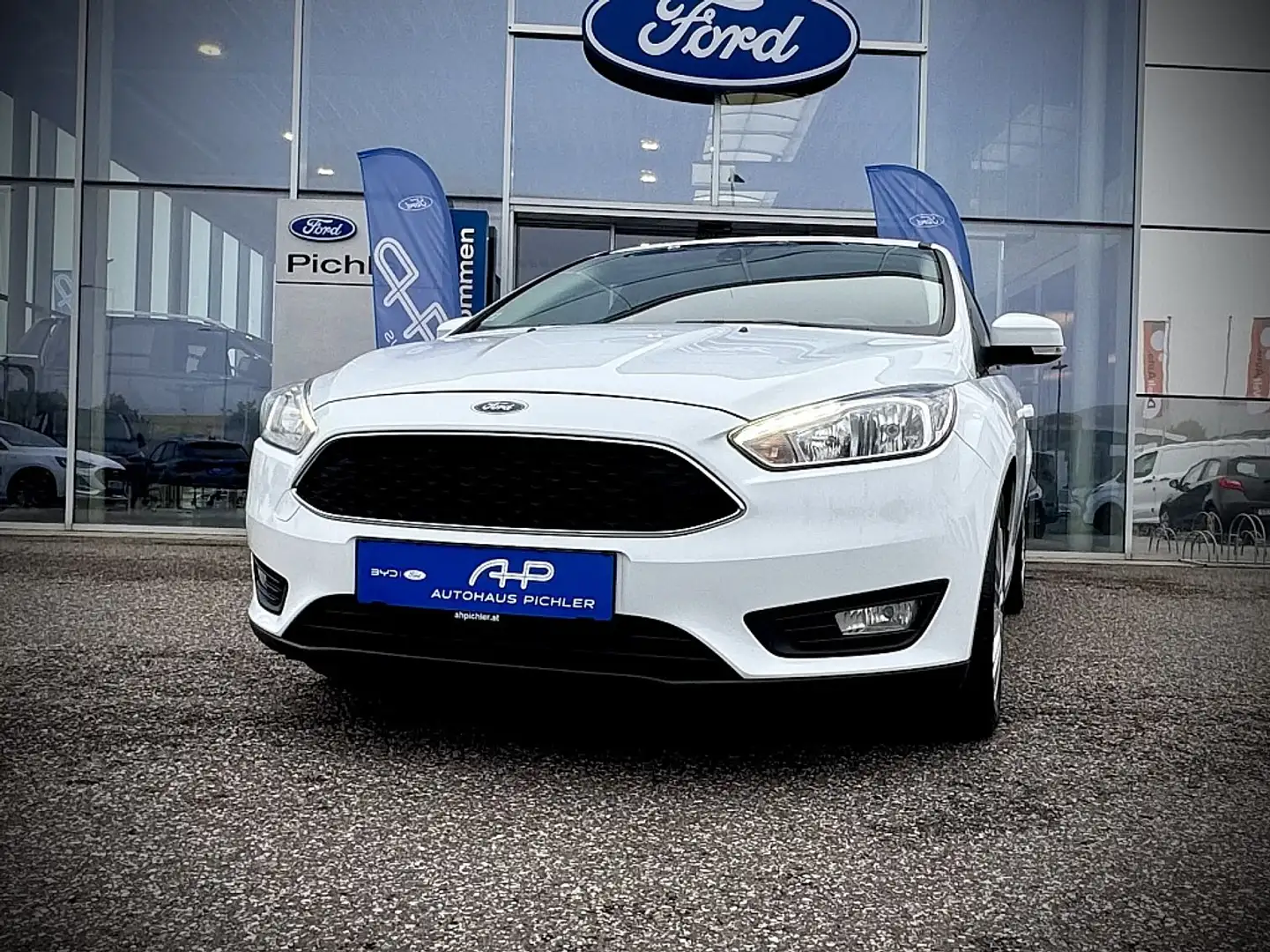 Ford Focus 1,0 EcoBoost Trend 100PS SITZHEIZUNG/KLIMAAUTOM... Weiß - 1