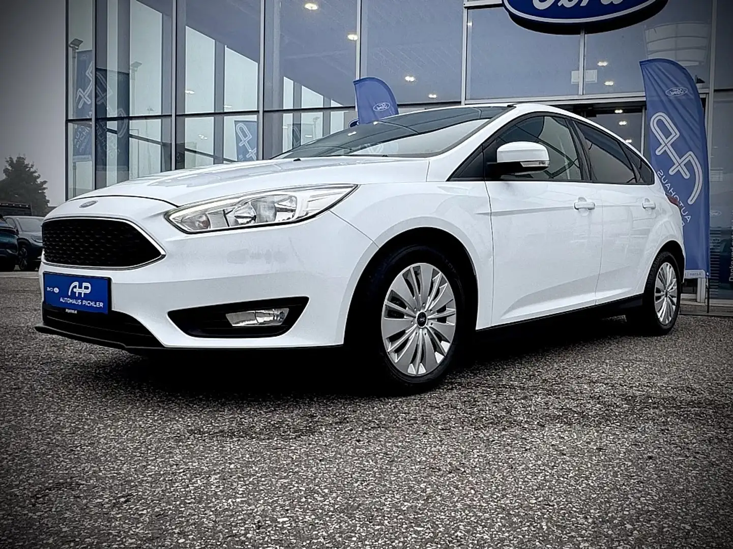 Ford Focus 1,0 EcoBoost Trend 100PS SITZHEIZUNG/KLIMAAUTOM... Weiß - 2