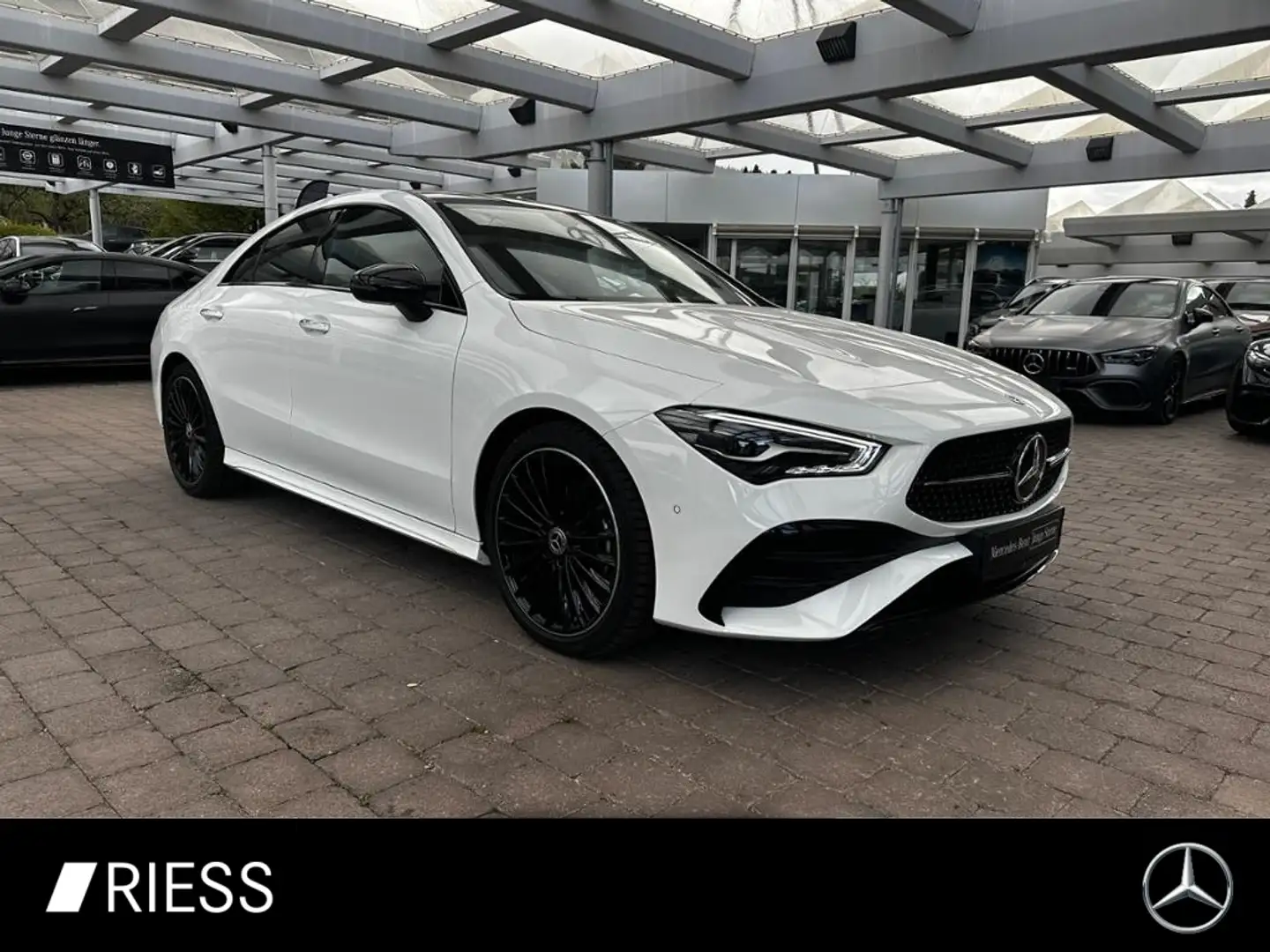 Mercedes-Benz CLA 220 d Cp AMG Sport Night Distr Pano Ambi Kamera 19" Weiß - 1