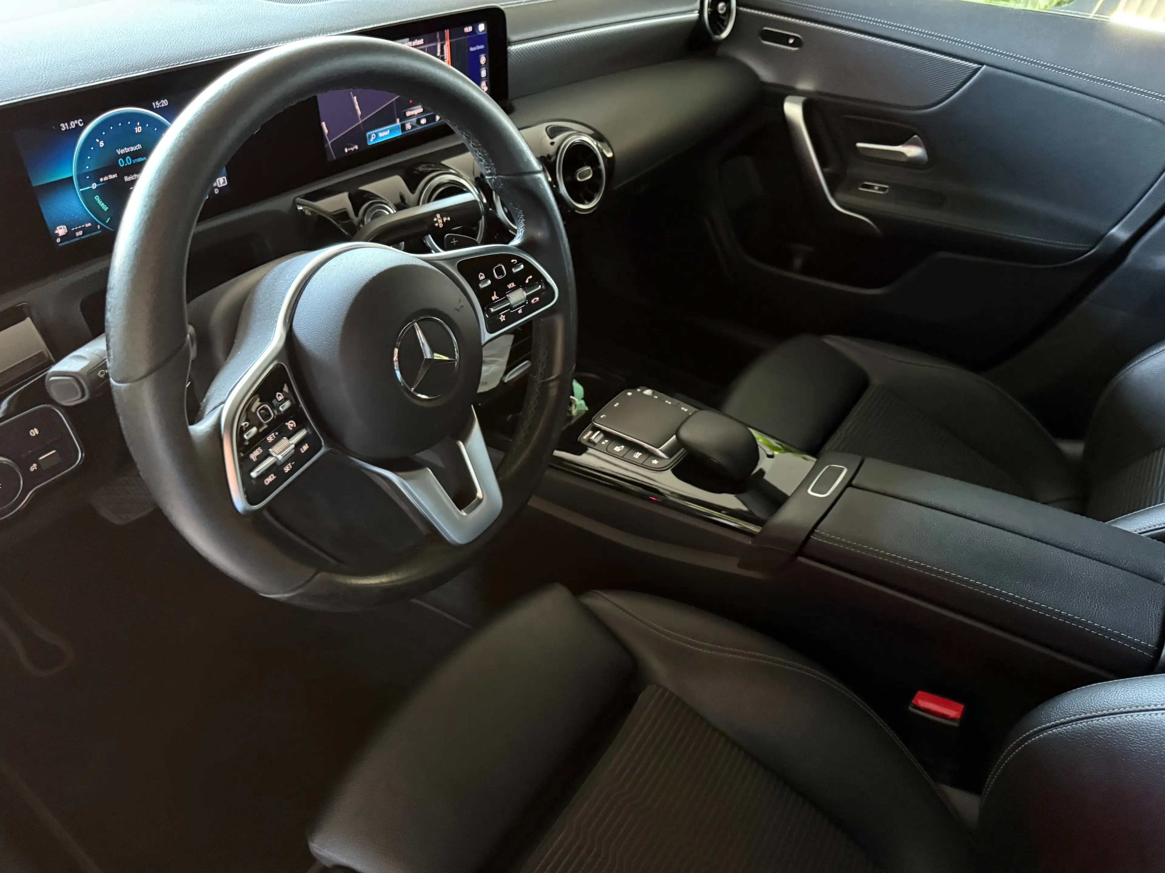 Mercedes-Benz CLA 220 d 4Matic AUT. AHK Kamera — photo 10