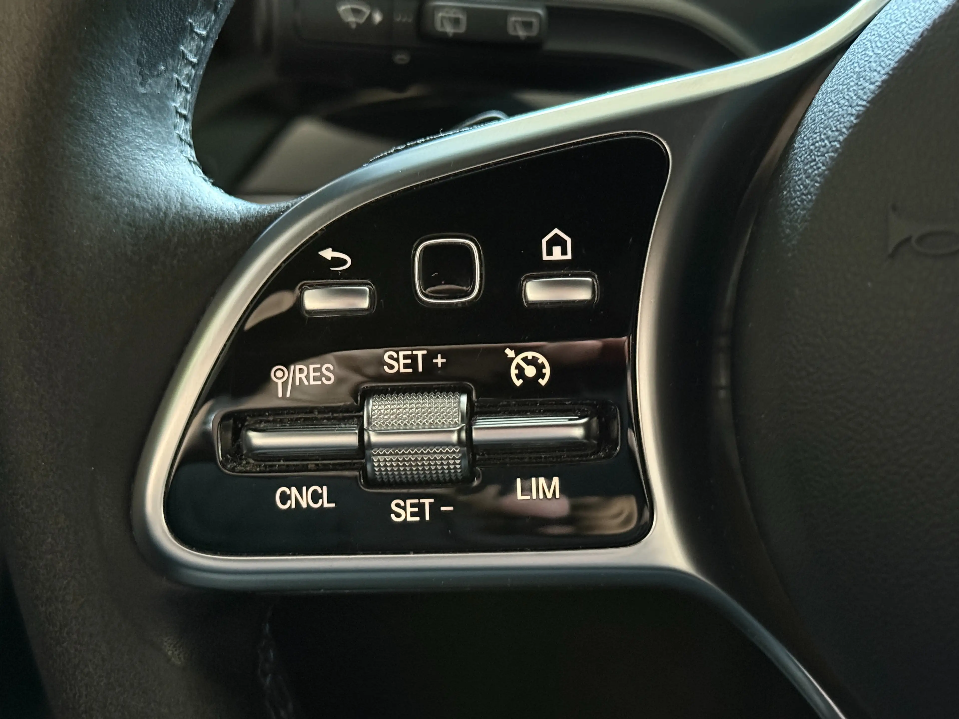 Mercedes-Benz CLA 220 d 4Matic AUT. AHK Kamera — photo 13
