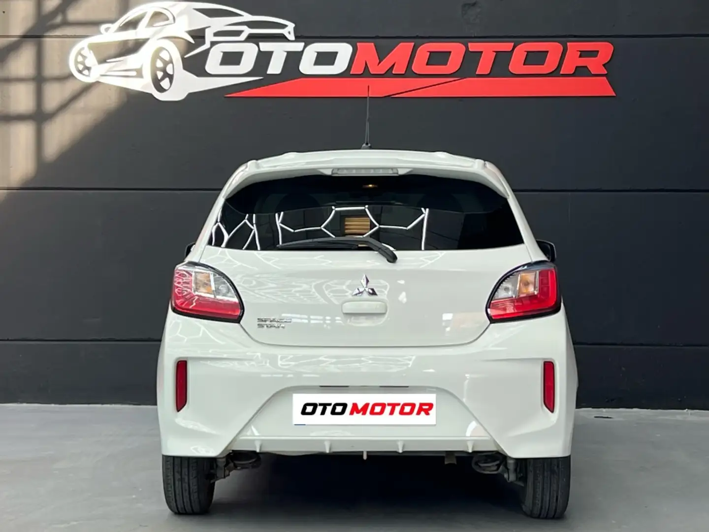 Mitsubishi Space Star 120 MPI Motion Blanc - 2