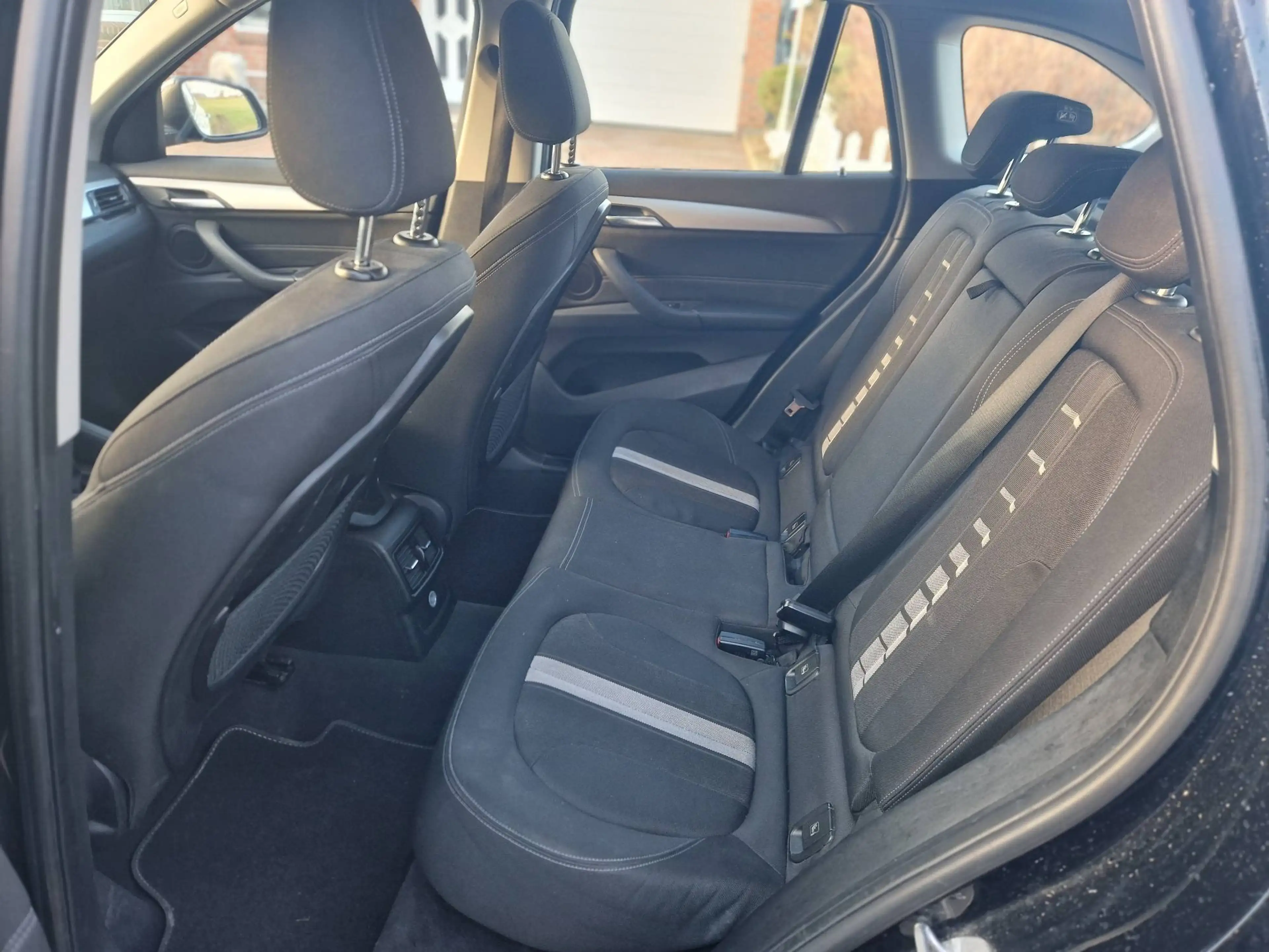 BMW X1 sDrive 18d Advantage *Klima*SHZ*17"*PDC* — photo 15