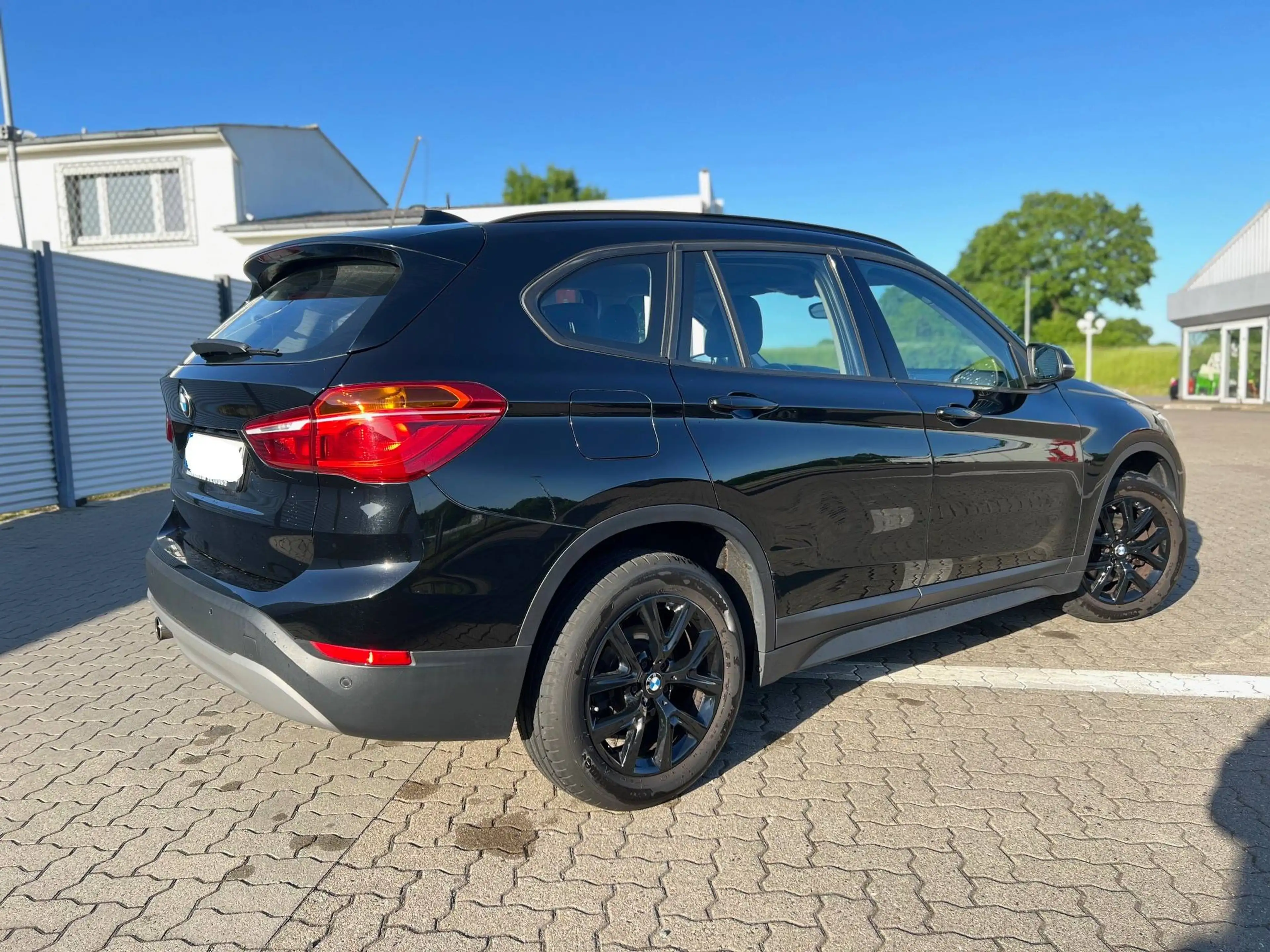 BMW X1 sDrive 18d Advantage *Klima*SHZ*17"*PDC* — photo 7