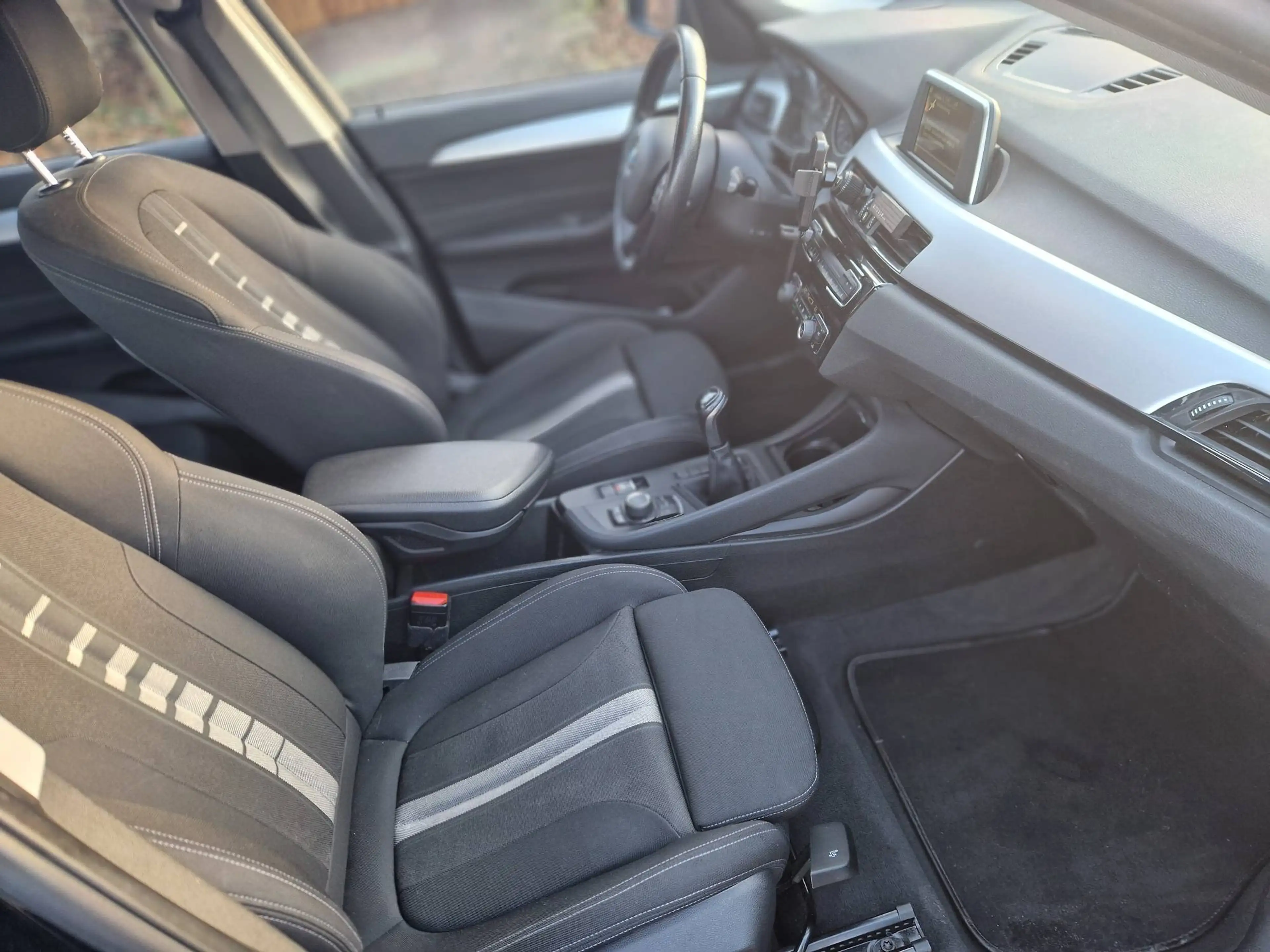 BMW X1 sDrive 18d Advantage *Klima*SHZ*17"*PDC* — photo 13