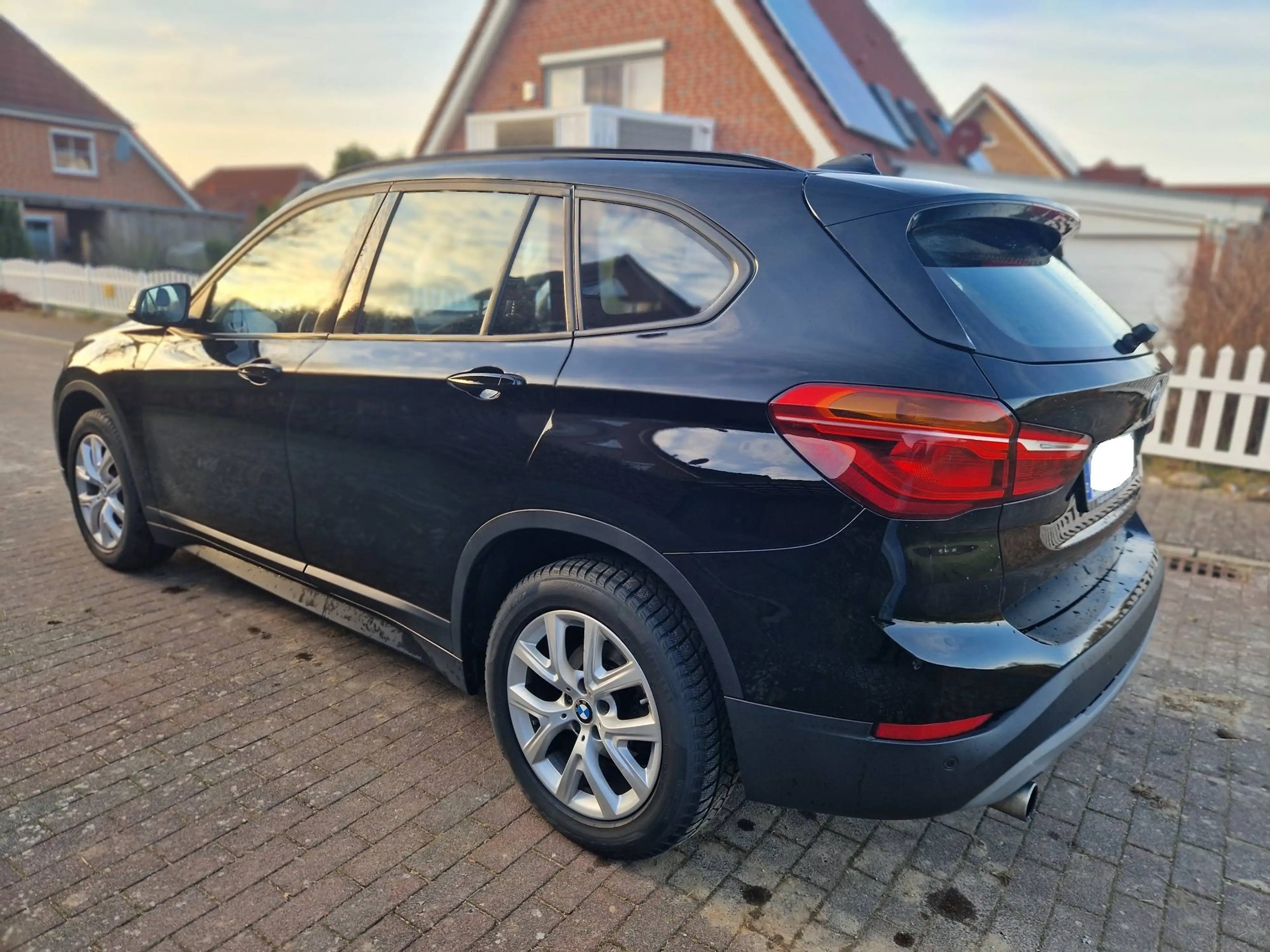 BMW X1 sDrive 18d Advantage *Klima*SHZ*17"*PDC* — photo 4