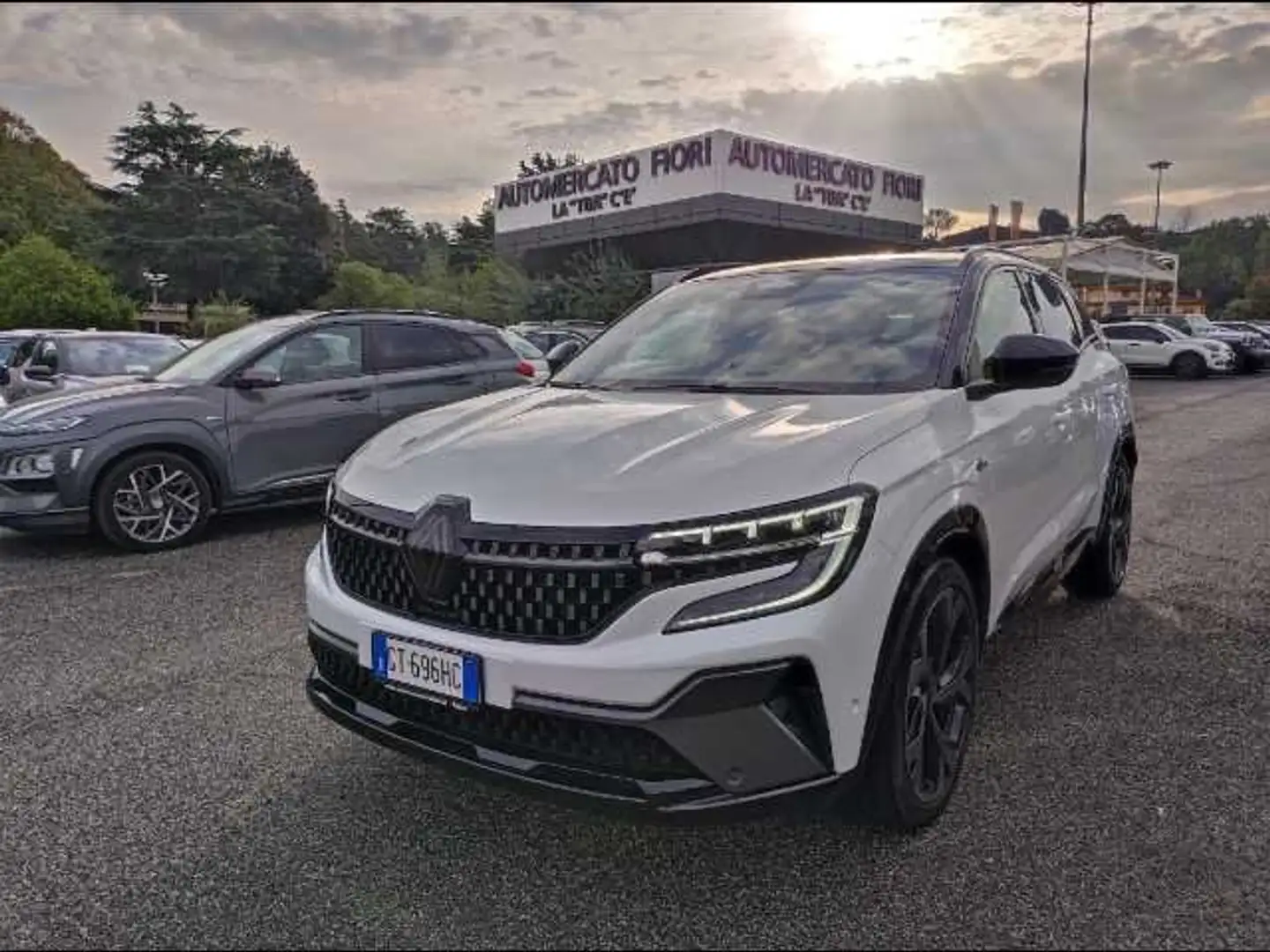 Renault Austral NUOVO iconic esprit Alpine MY23 E-Tech full h Bianco - 1
