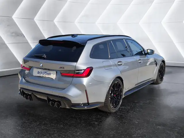 BMW M3 view 4