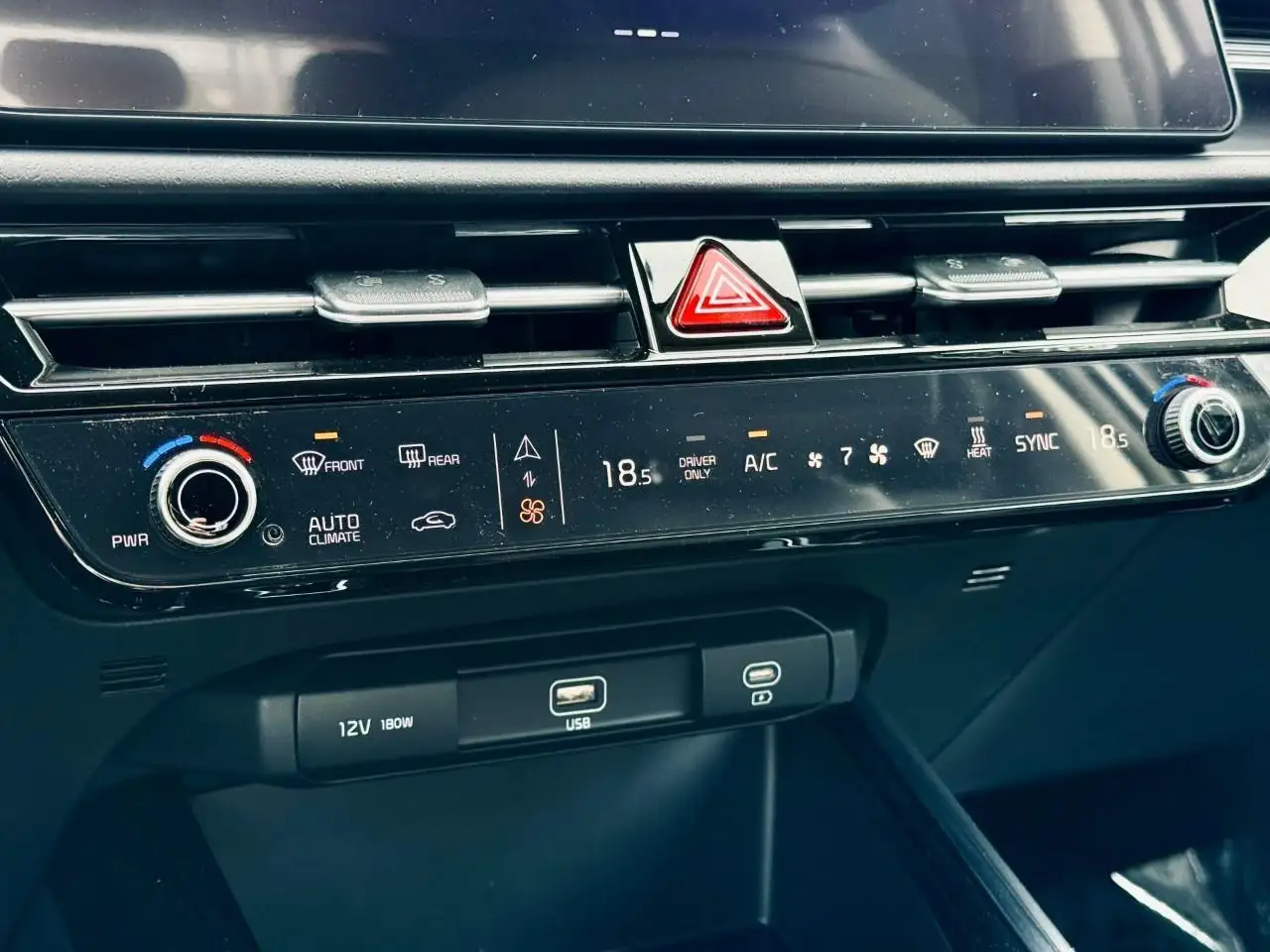 Kia Niro снимка Kia Niro