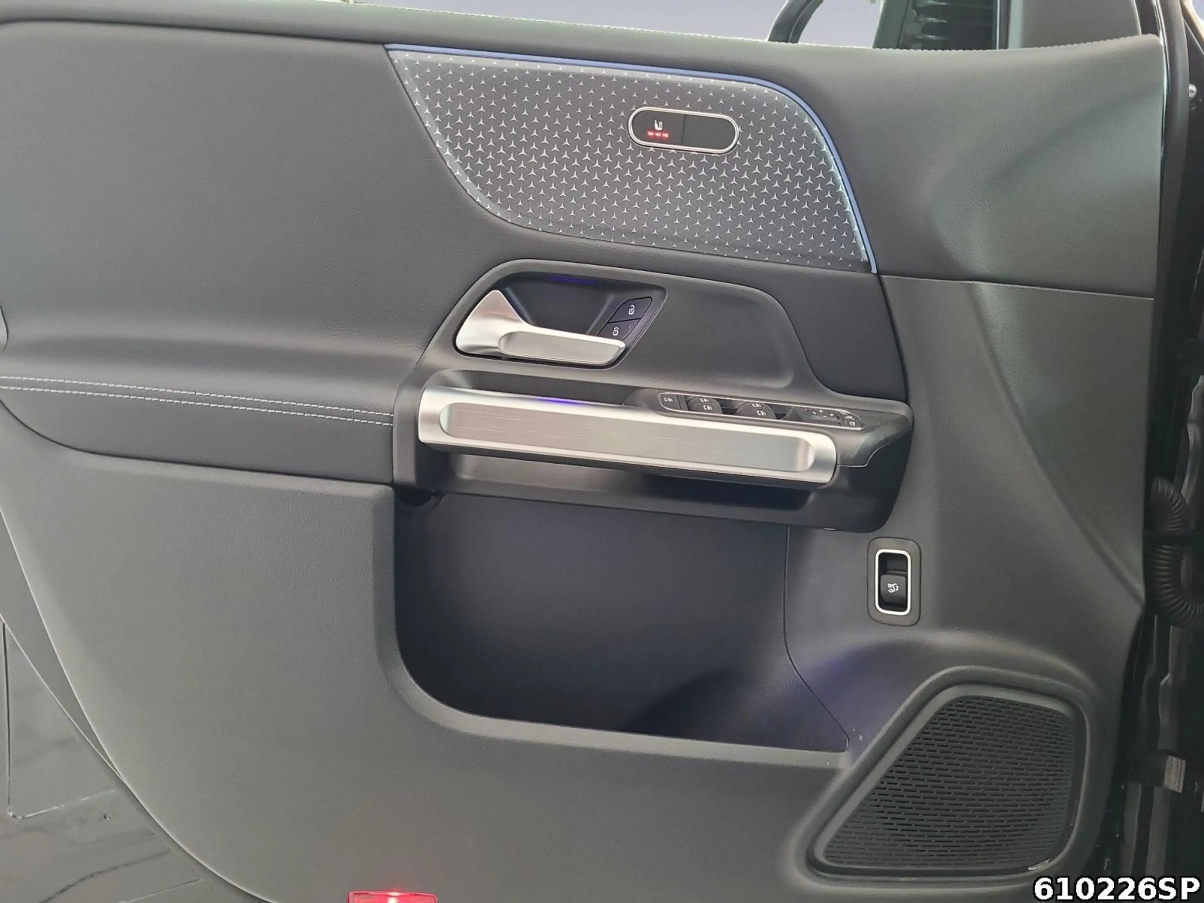 Mercedes-Benz GLB 200 Progressive AHK Distronic Kamera Keyless — photo 14