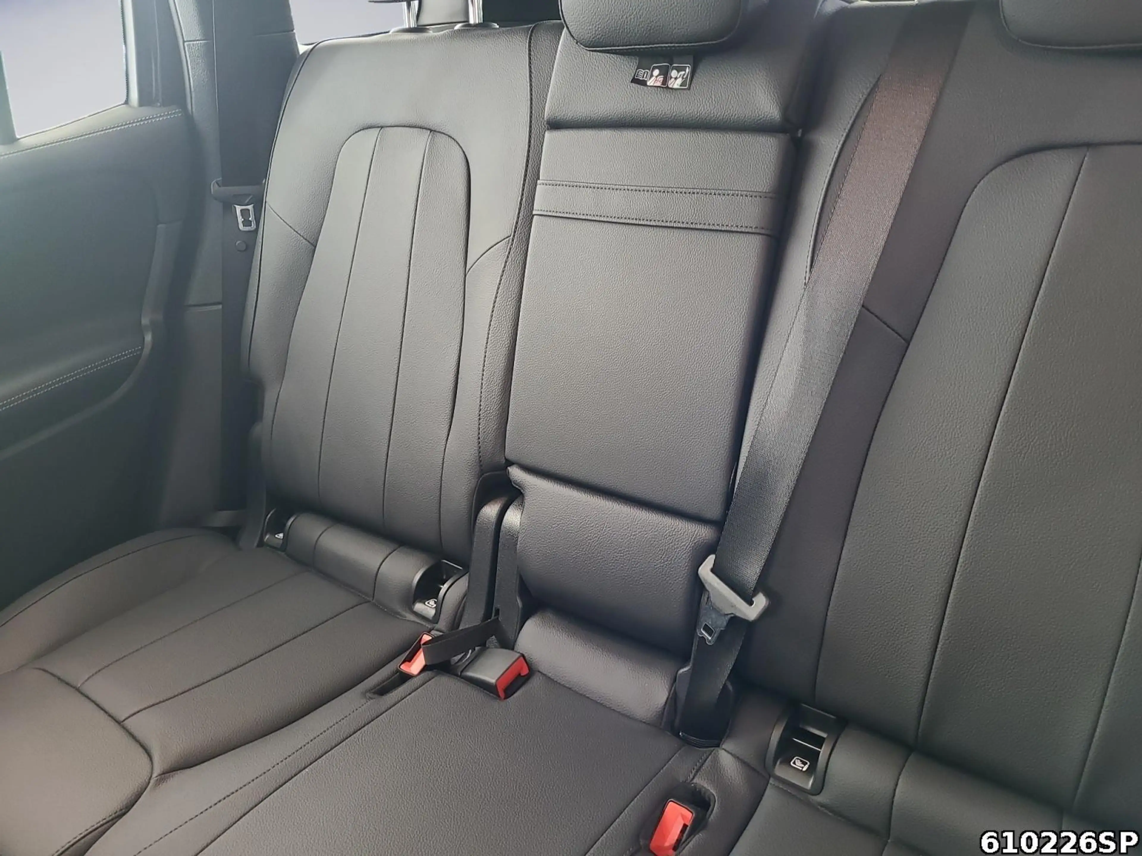 Mercedes-Benz GLB 200 Progressive AHK Distronic Kamera Keyless — photo 12