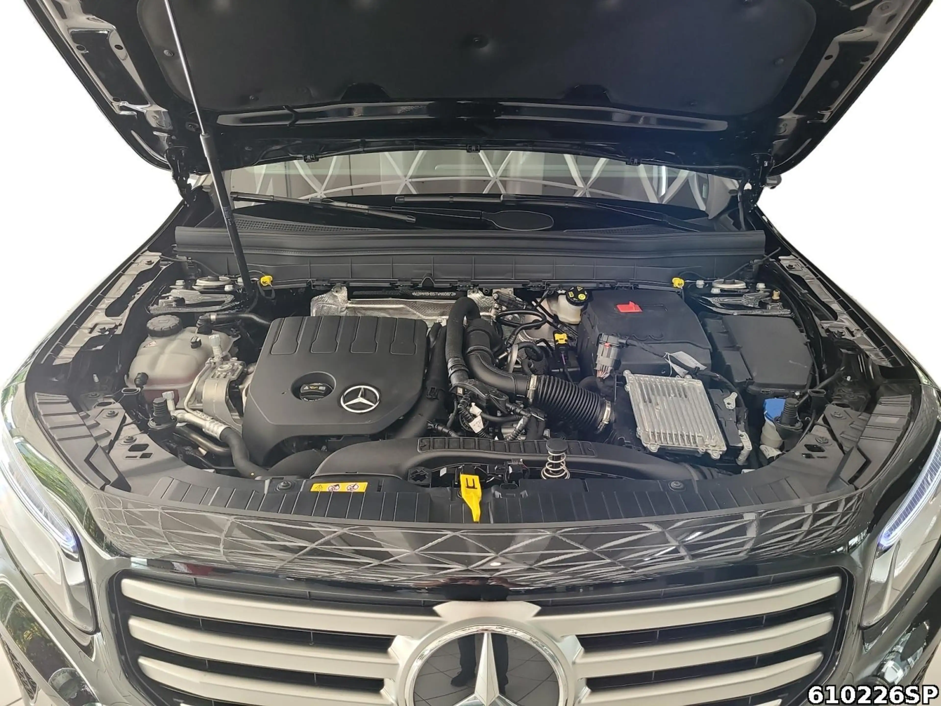 Mercedes-Benz GLB 200 Progressive AHK Distronic Kamera Keyless — photo 7