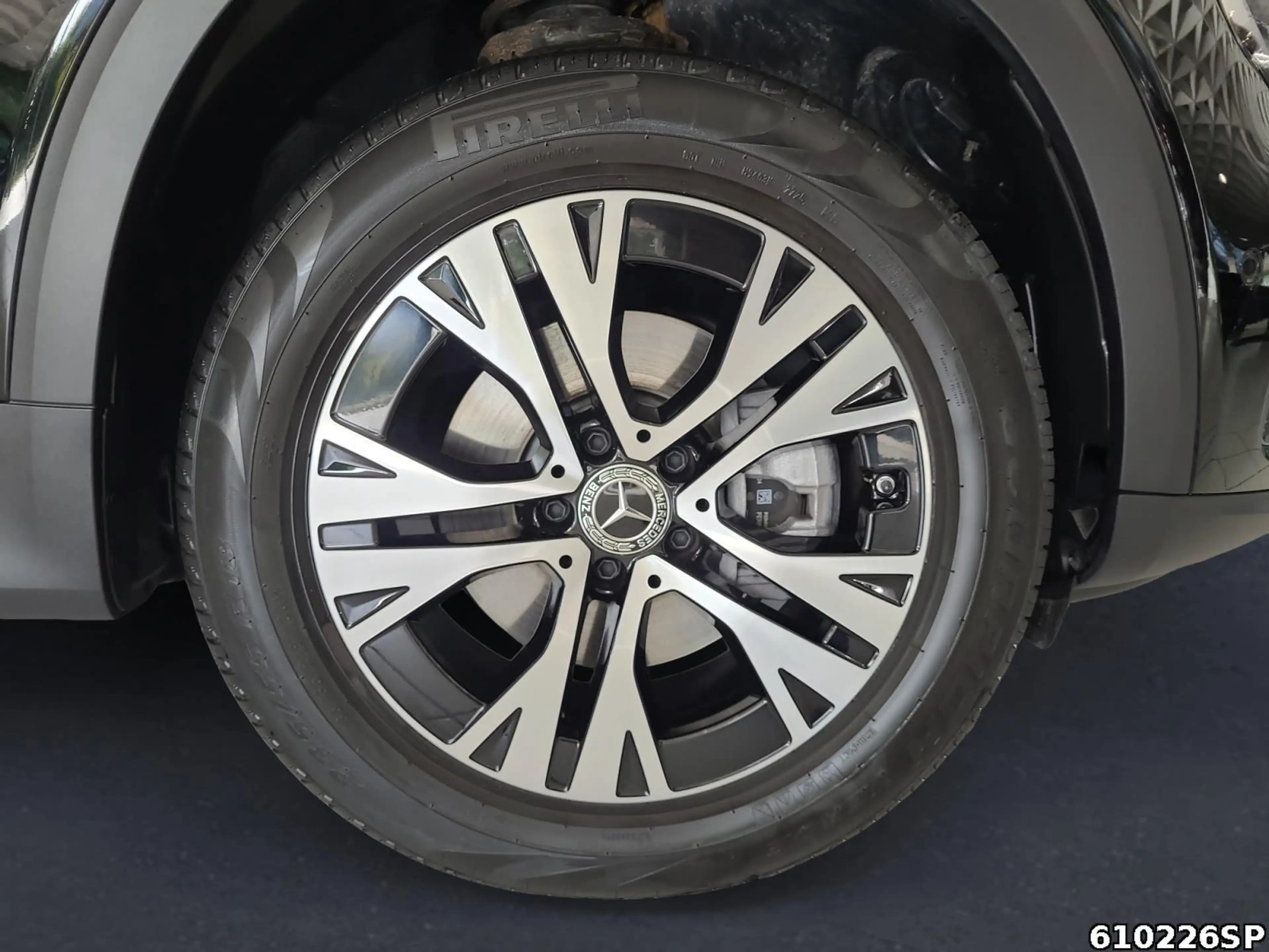 Mercedes-Benz GLB 200 Progressive AHK Distronic Kamera Keyless — photo 5