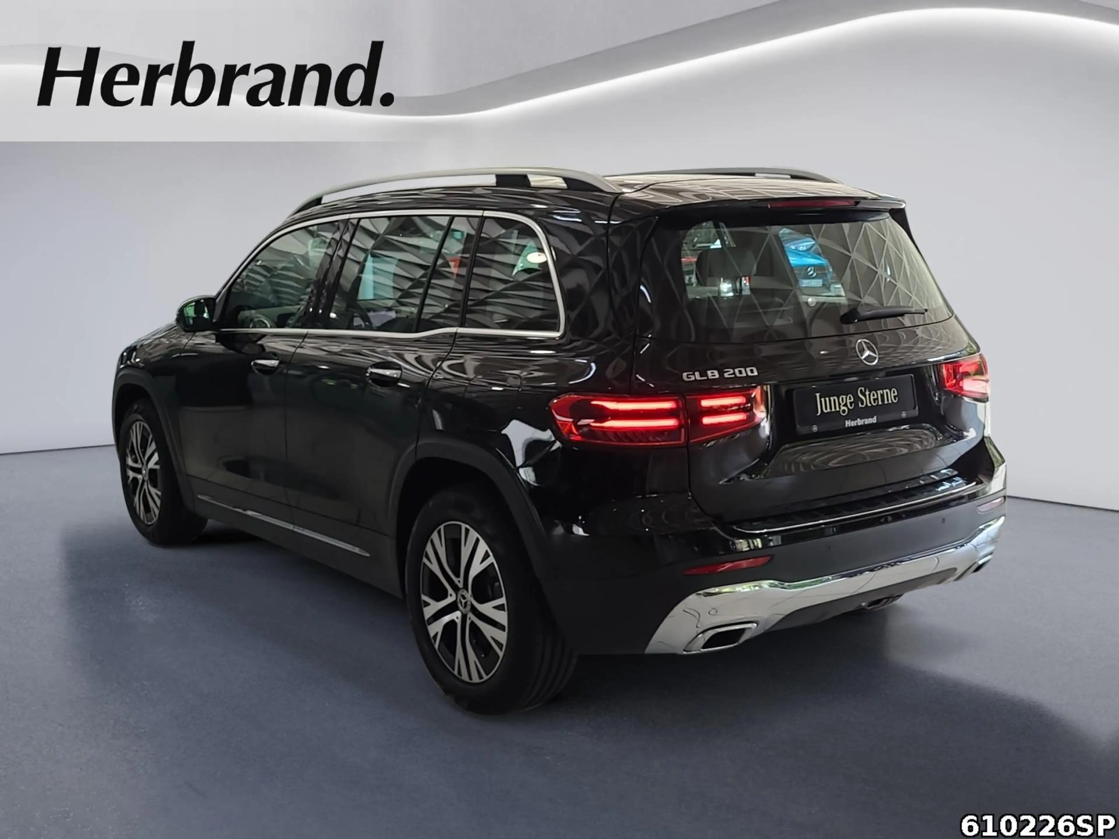 Mercedes-Benz GLB 200 Progressive AHK Distronic Kamera Keyless — photo 4