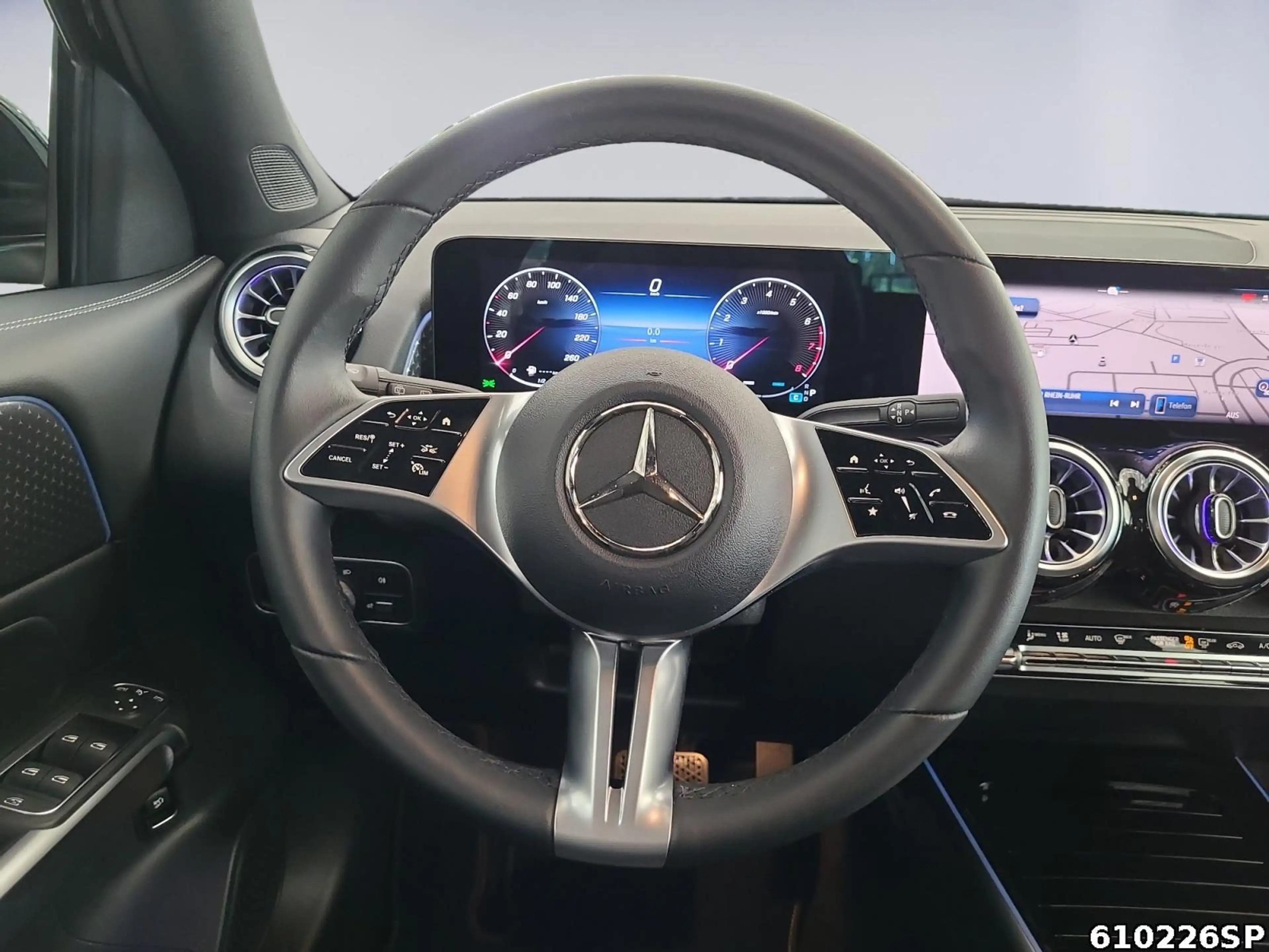 Mercedes-Benz GLB 200 Progressive AHK Distronic Kamera Keyless — photo 9