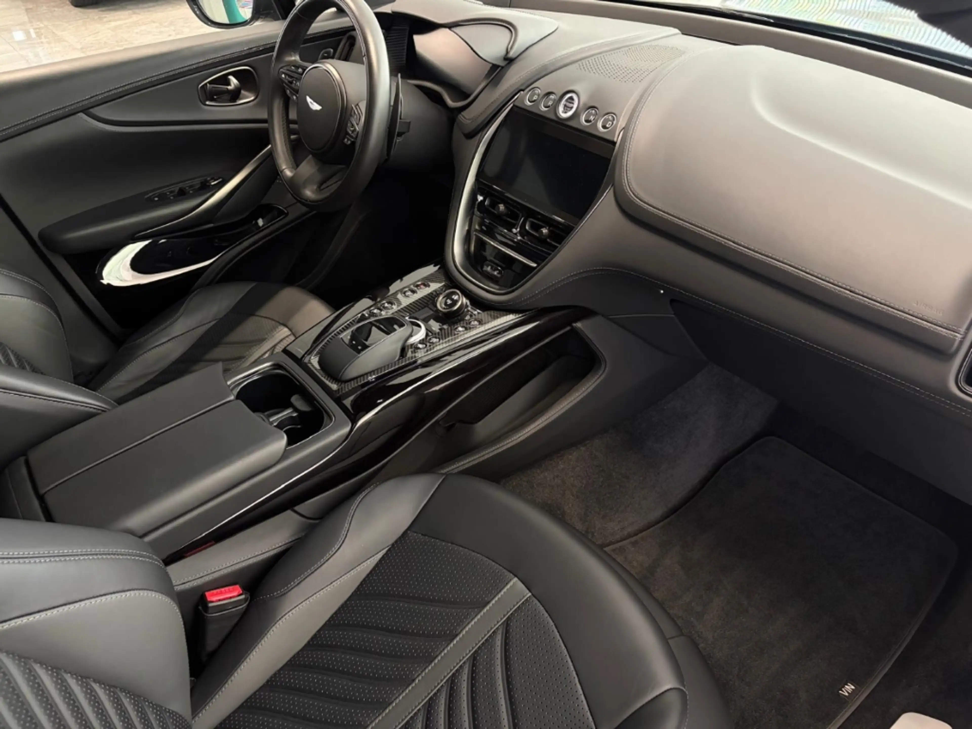 Aston Martin DBX 707 China Grey / Onyx Black — photo 17