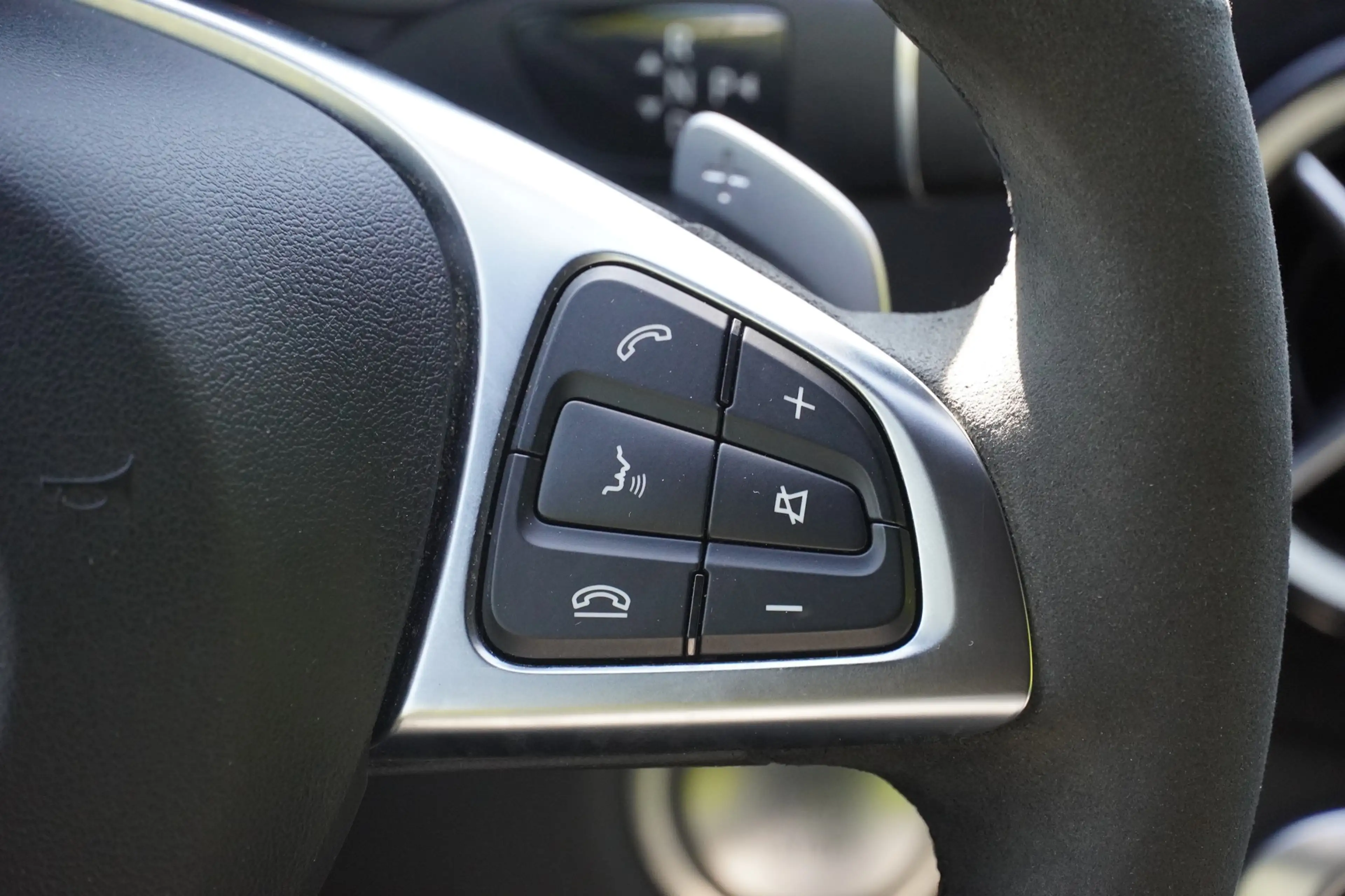 Mercedes-Benz CLA 220 4Matic AMG Line LED AHK Tempomat Navi — photo 15