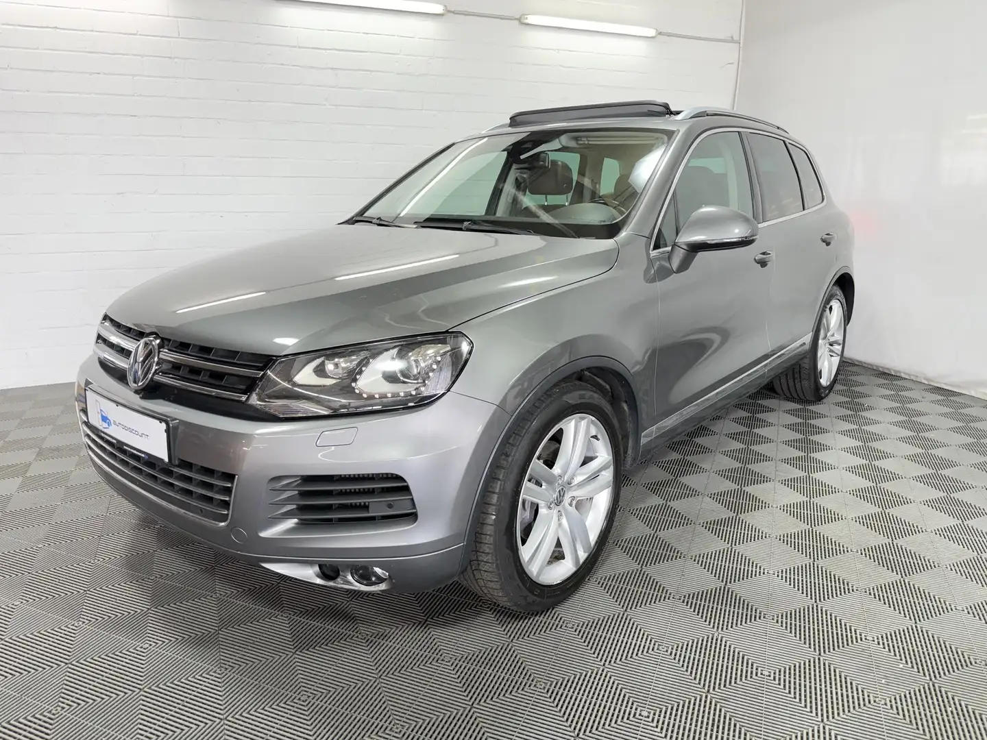 Volkswagen Touareg 3.0 V6 TDI Leder NAVI RFK PANO AHK STH 180 kW (... Gris - 1