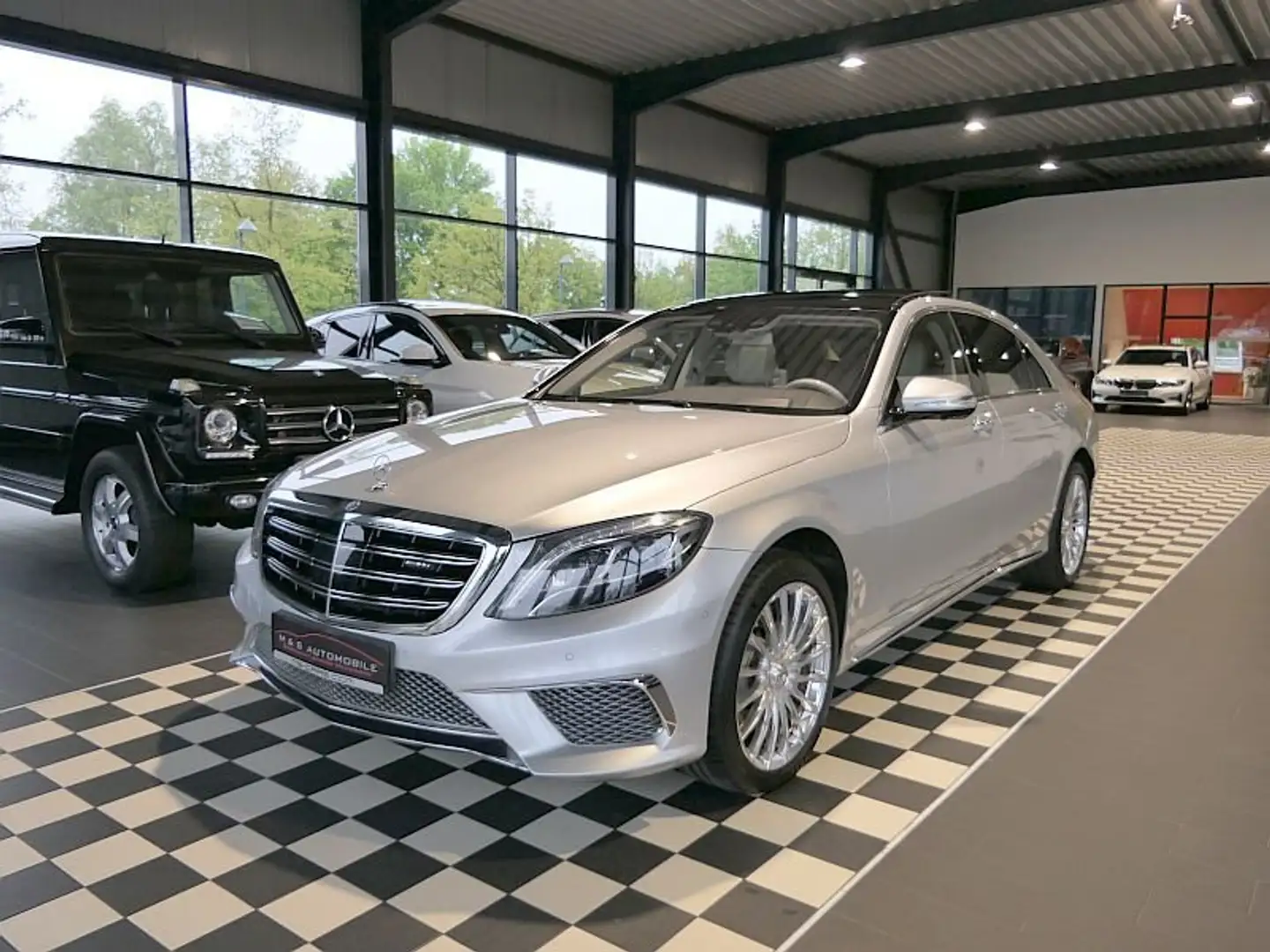 Mercedes-Benz S 65 AMG Lang DRIVERS*NACHTSICHT*360°*3xTV* Argintiu - 1