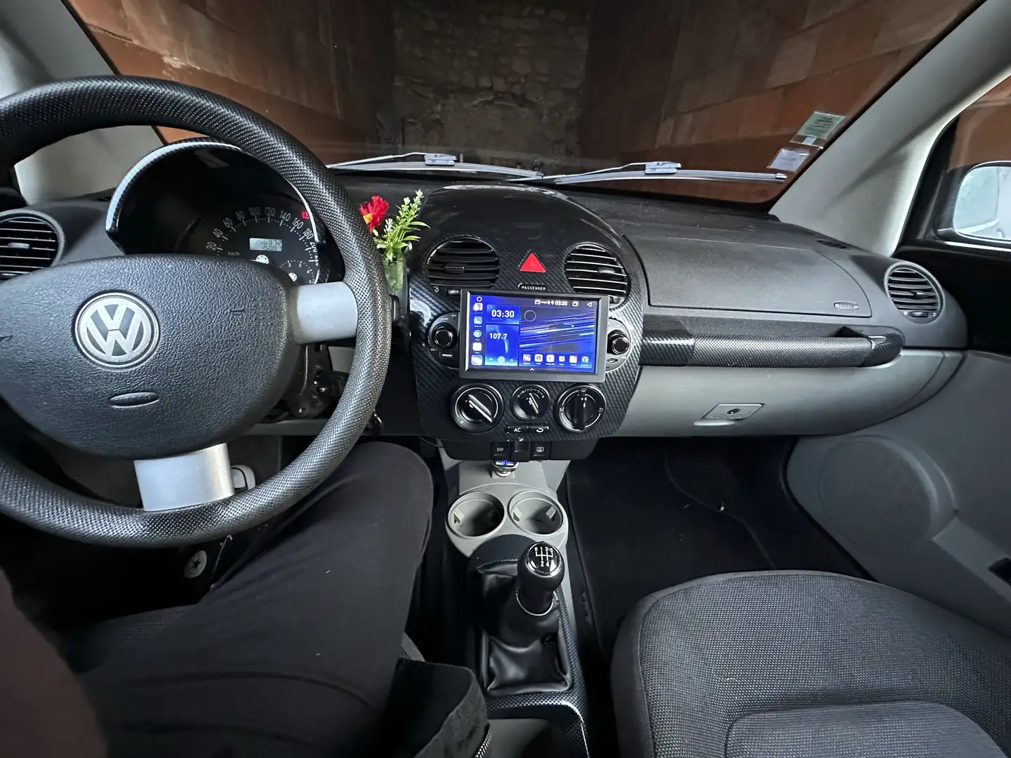 Volkswagen New Beetle Cab 1.9 TDI - 100 Negro - 2