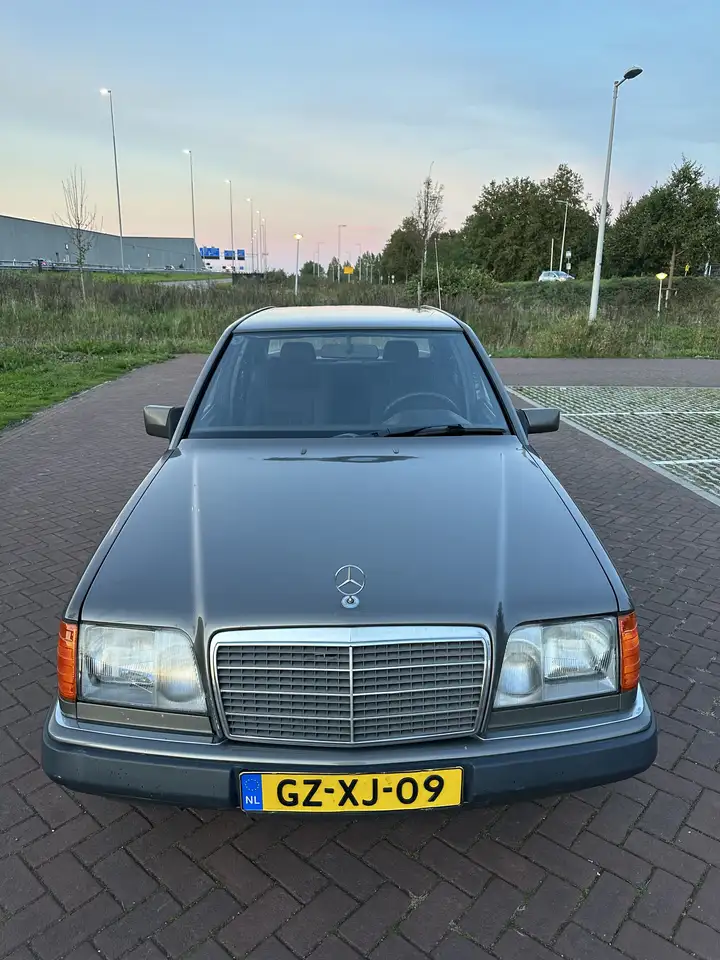 Mercedes-Benz 300