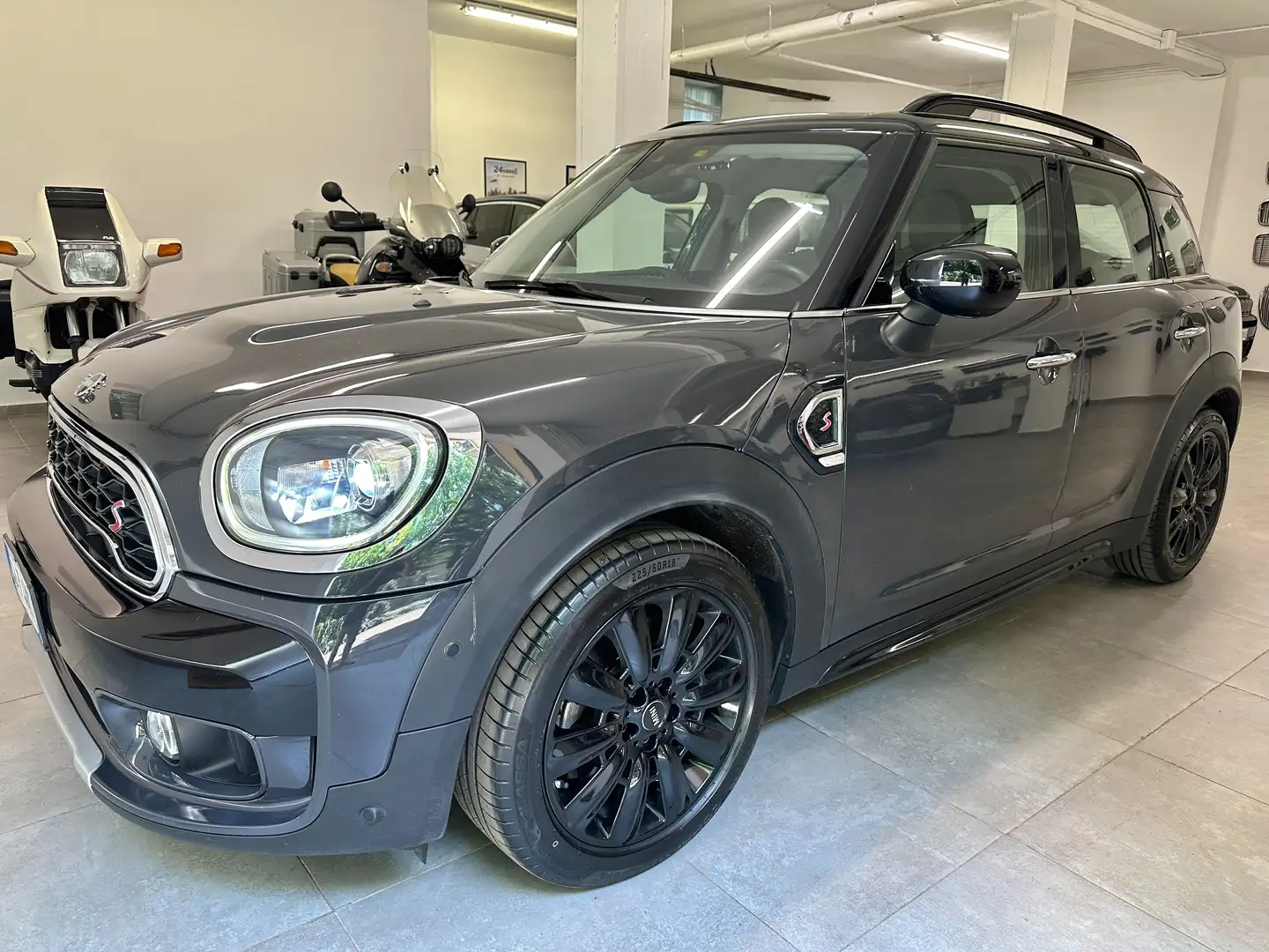 MINI Cooper SD Countryman TETTO * FULL LED * TAGL MINI * NAVI *APPLE CARPLAY Gris - 1
