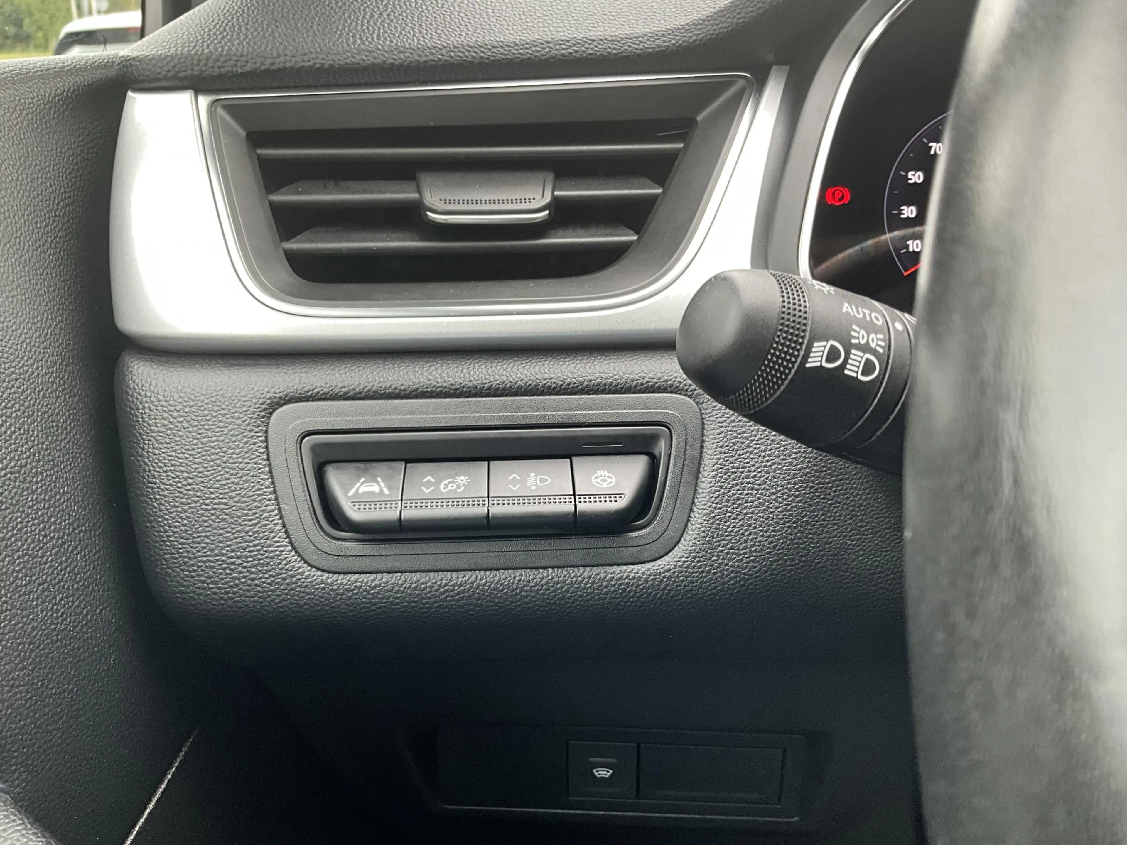 Renault Captur 1.0 TCe 90 techno — photo 11