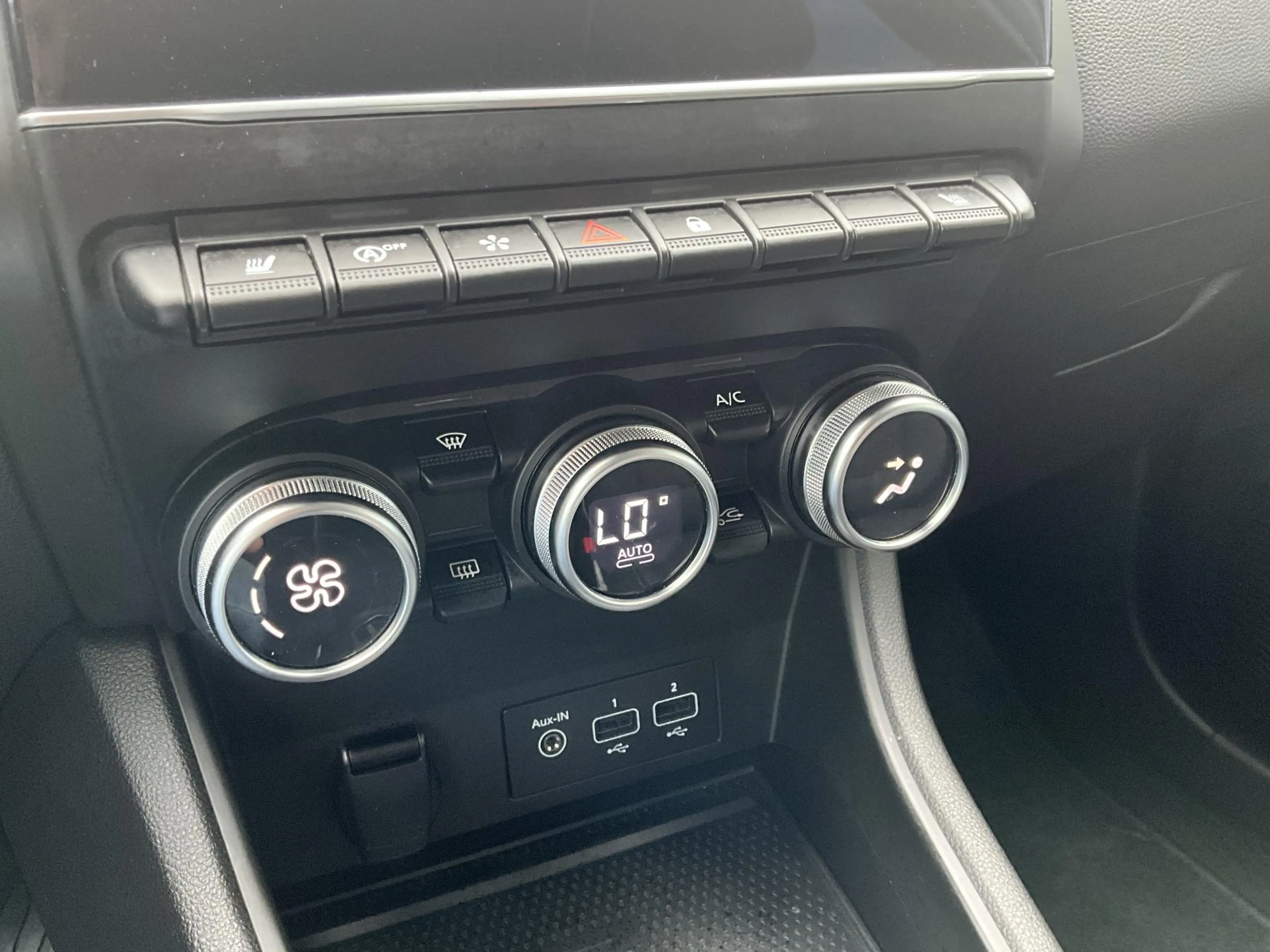 Renault Captur 1.0 TCe 90 techno — photo 18
