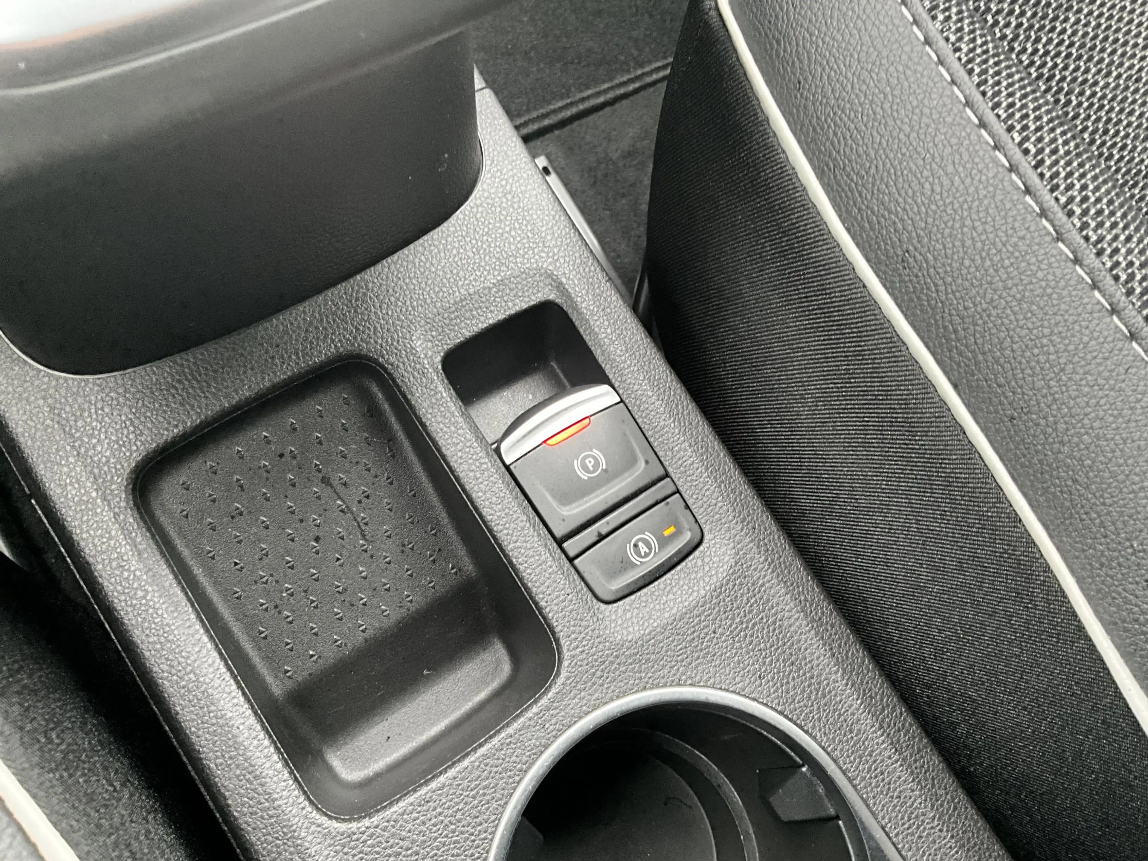 Renault Captur 1.0 TCe 90 techno — photo 16