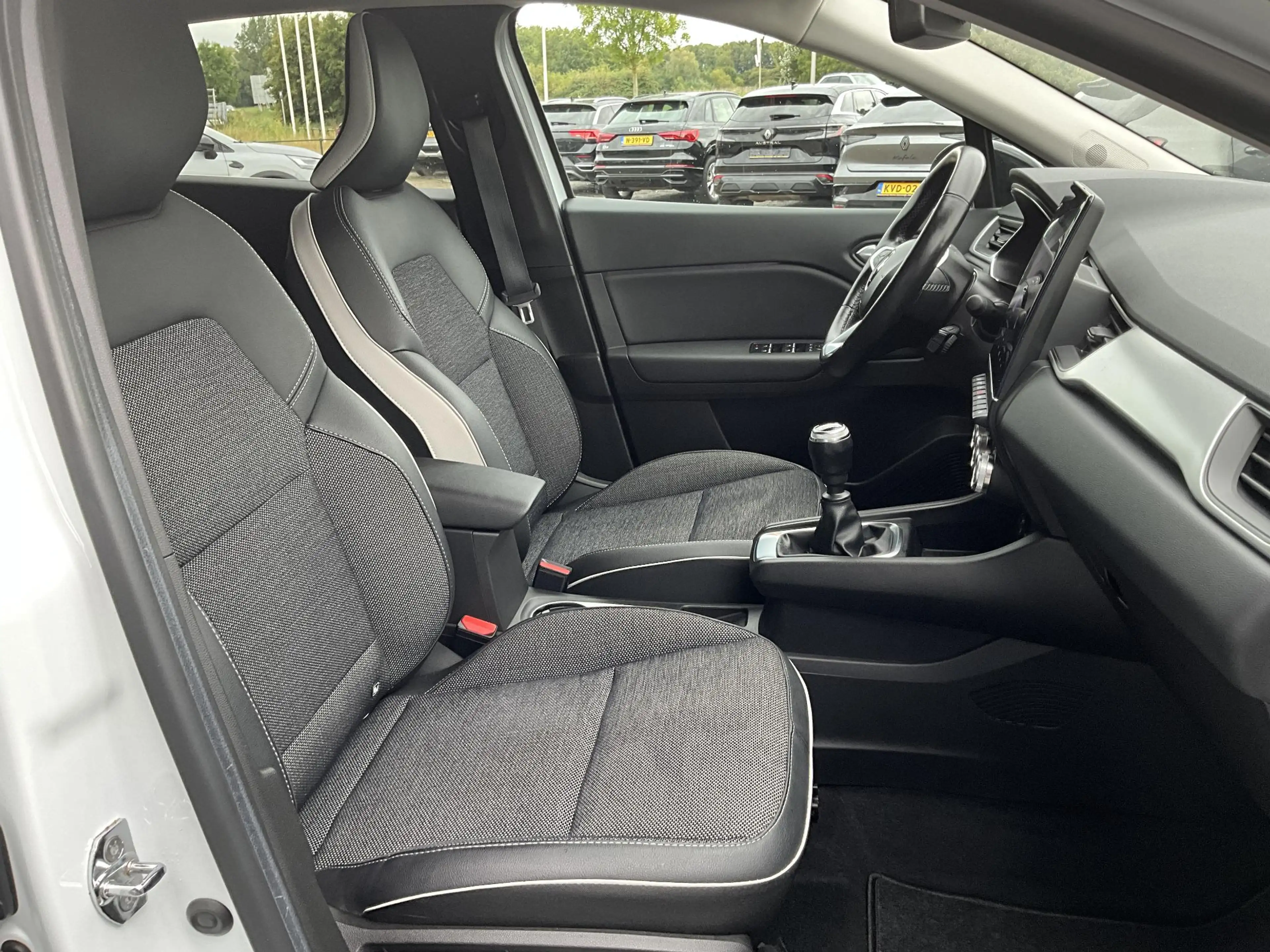 Renault Captur 1.0 TCe 90 techno — photo 10