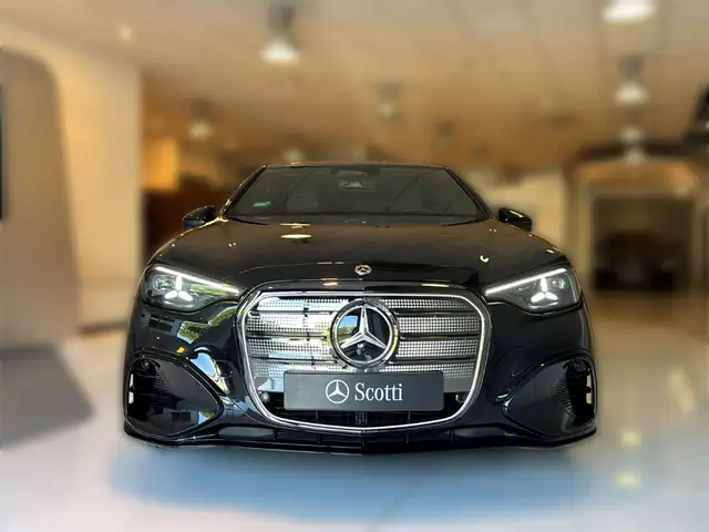 Mercedes-Benz C 400 4MATIC con tecnologia EQ