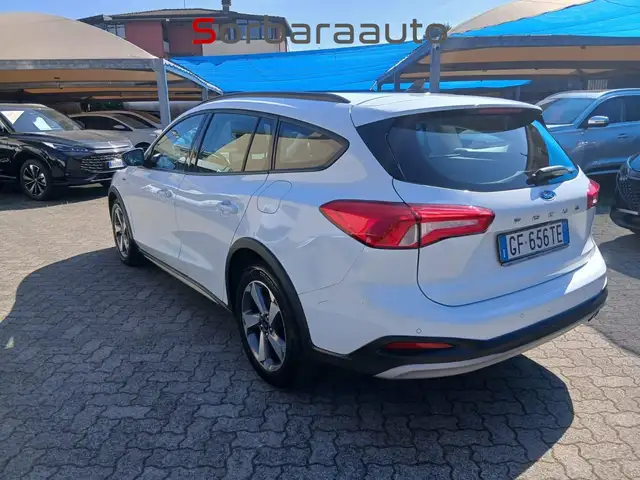 Ford Focus view 4