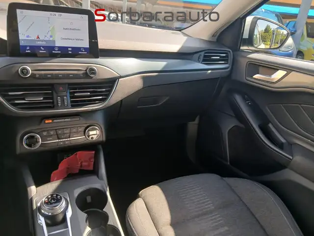 Ford Focus view 15