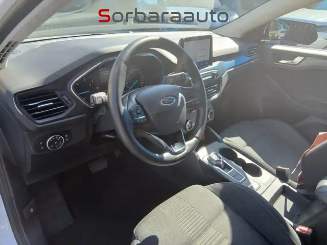 Ford Focus view 10